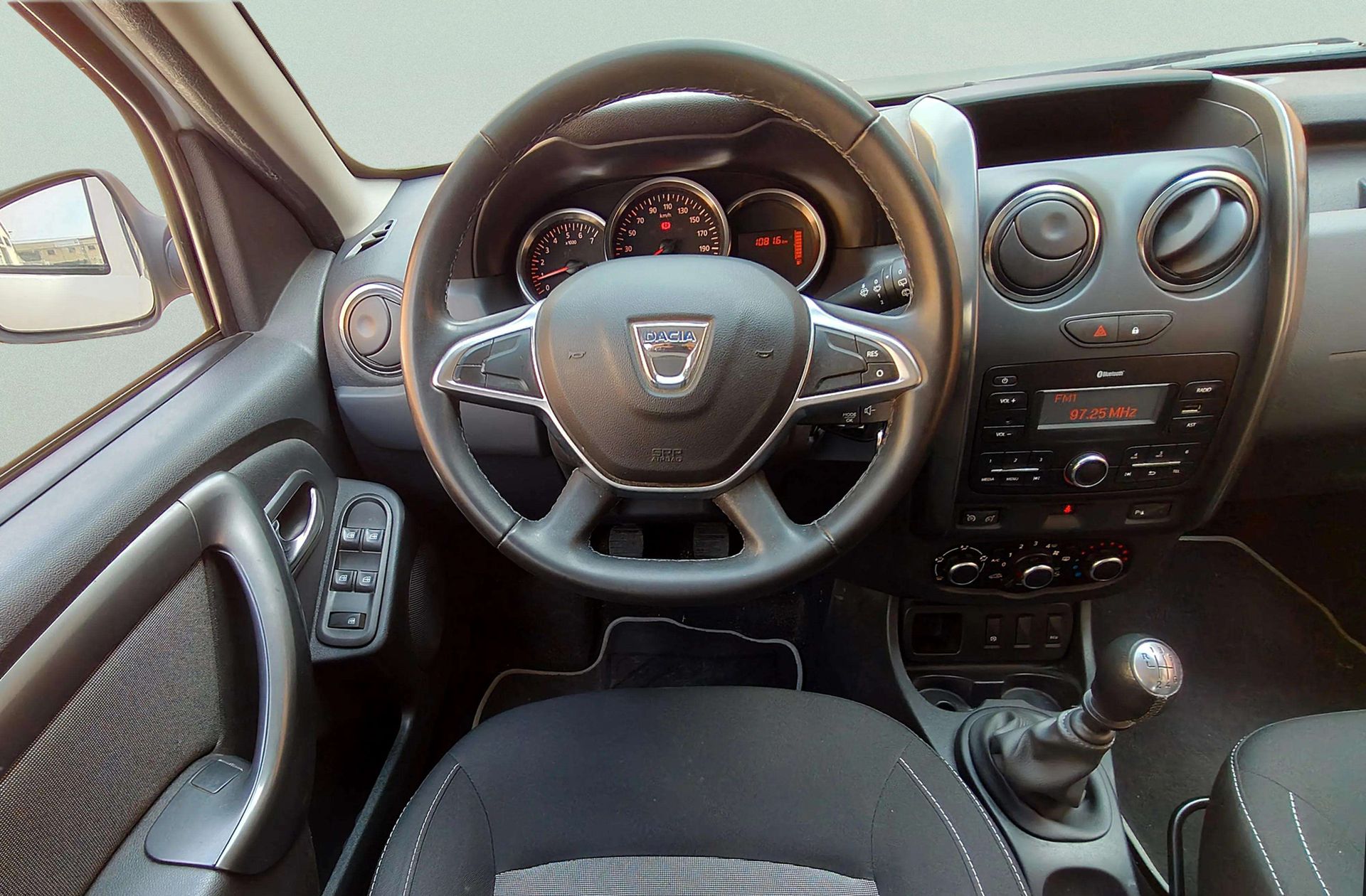 Dacia Duster Laureate TCe 4x2 - foto 16