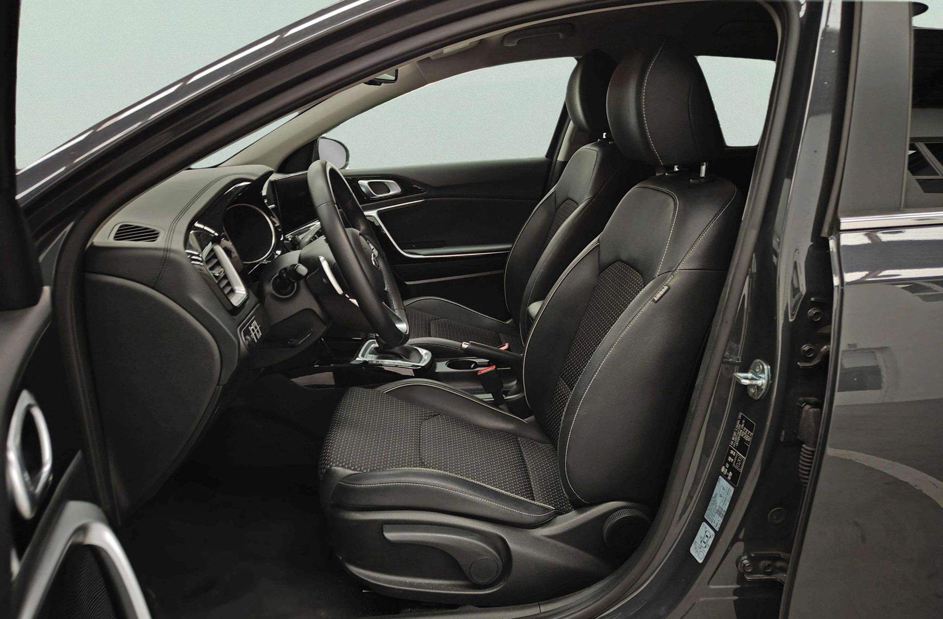 Kia Ceed 1.6 MHEV Tech DCT - foto 12