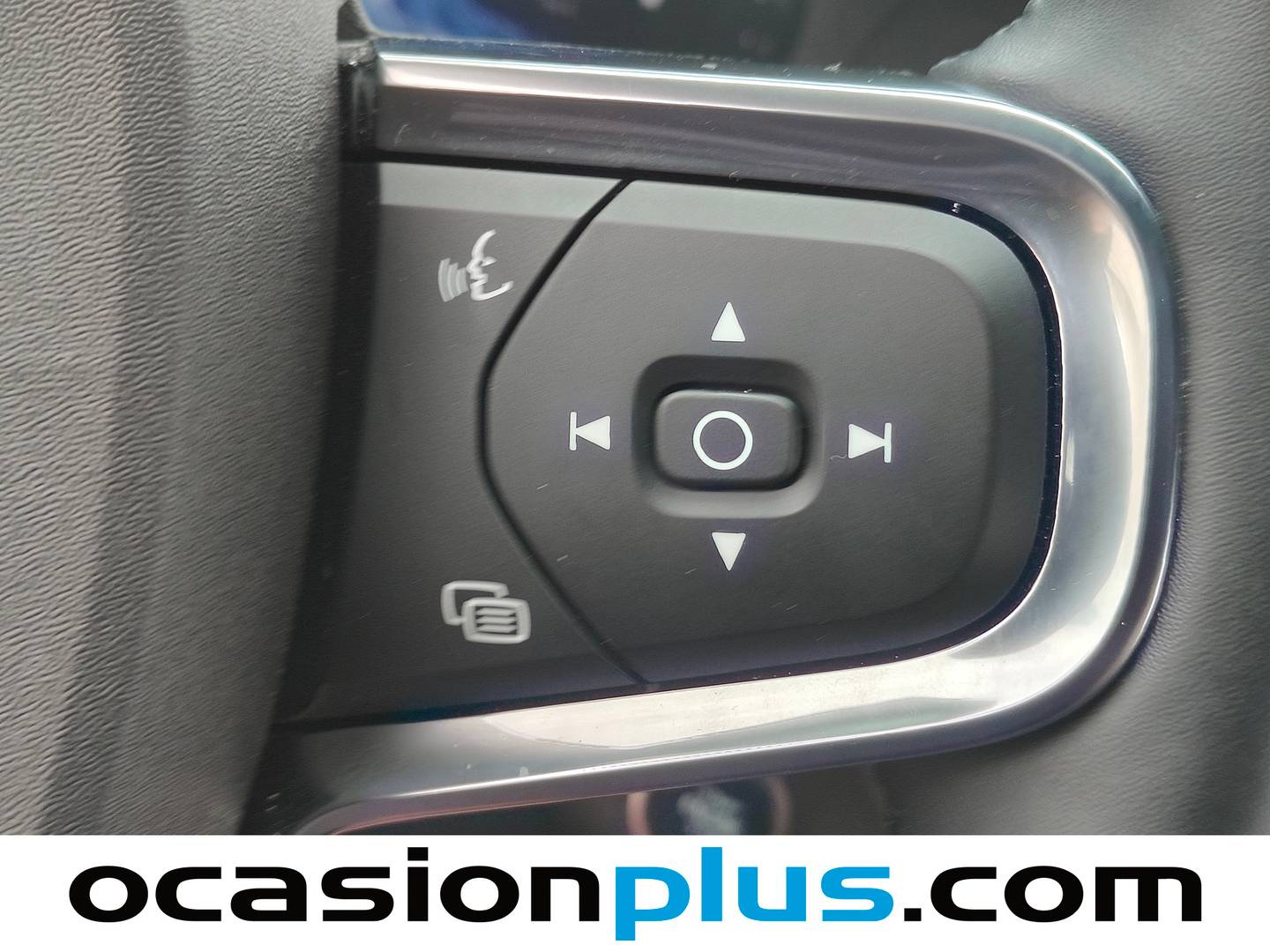 Volvo XC40 Volvo XC40 B3 Gasolina Mild hybrid Plus Dark Auto (163 CV) automático
