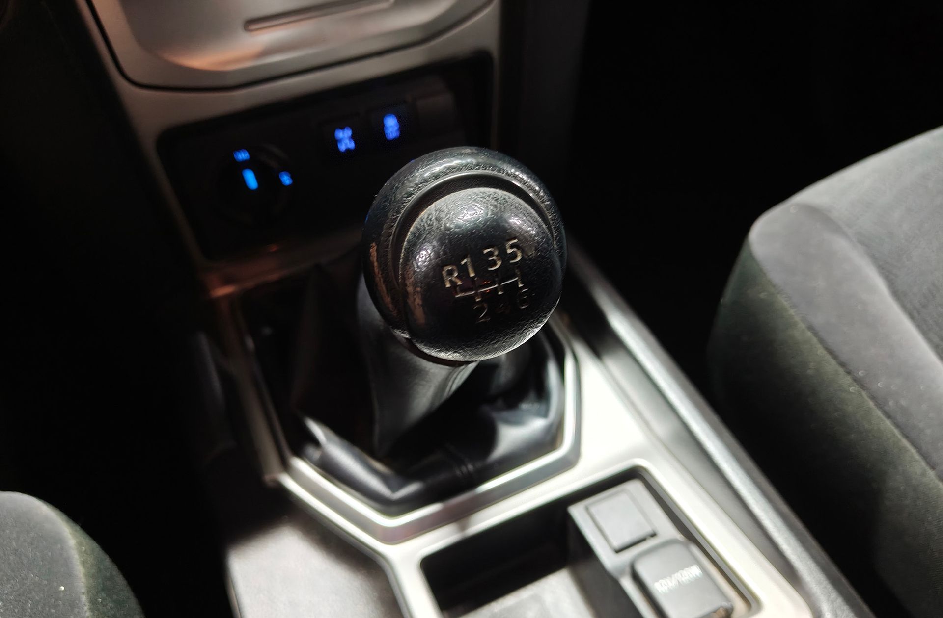 Toyota Land Cruiser 2.8 D-4D GX 7 plazas - foto 5