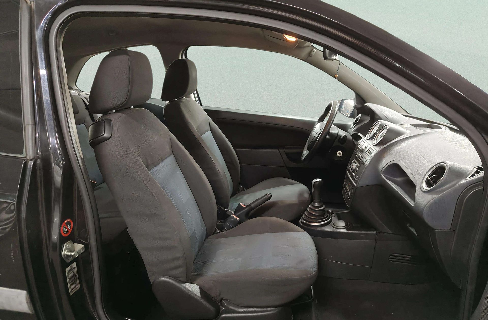 Ford Fiesta 1.6 TDCi Newport Coupé - foto 14