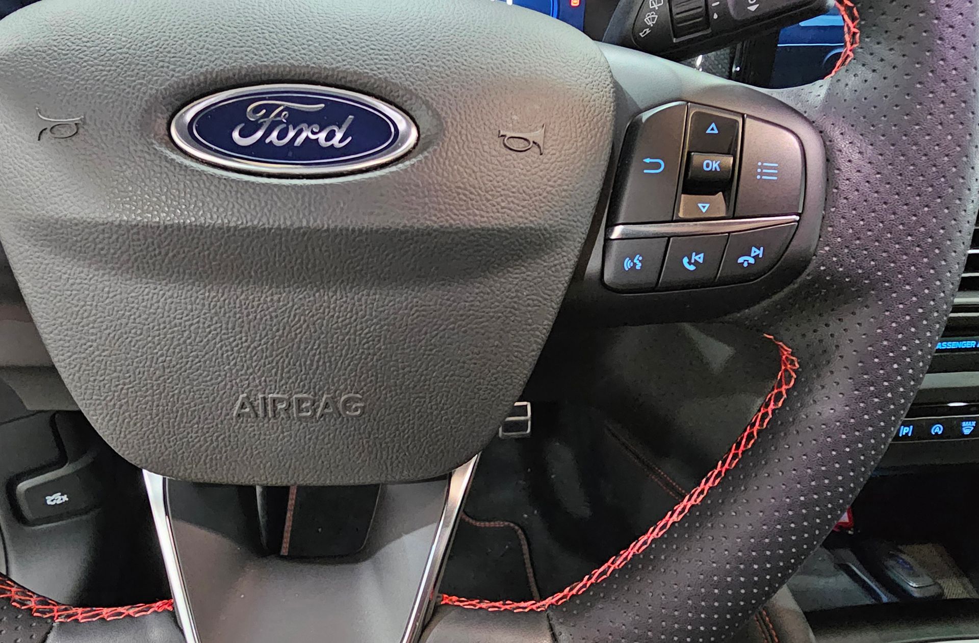 Ford Focus 1.0 EcoBoost MHEV ST-Line - foto 28