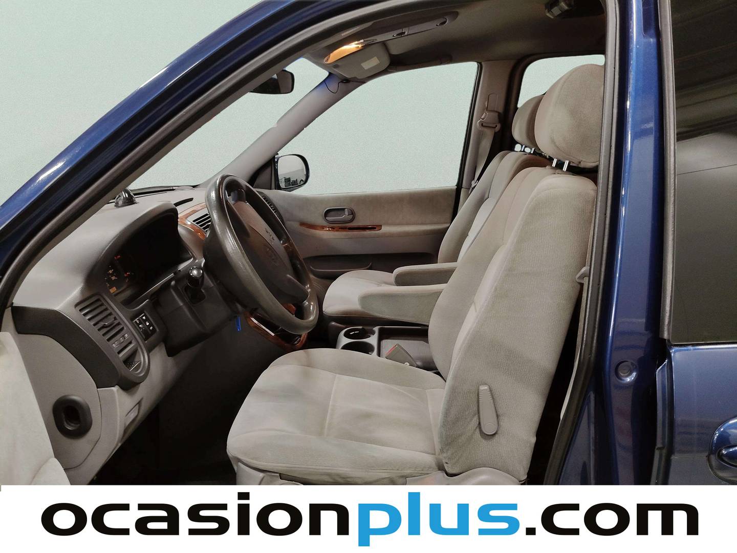 Foto asientos delanteros KIA Carnival KIA Carnival 2.5 V6 LX 7 Plazas (150 CV)