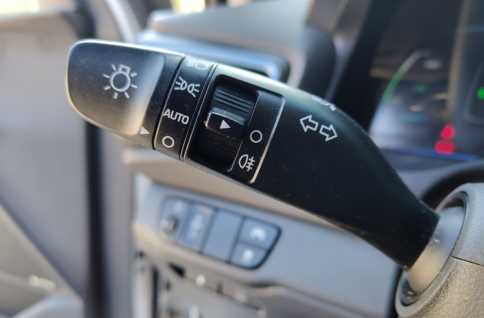 Hyundai Ioniq 1.6 GDI HEV Klass DCT - foto 24