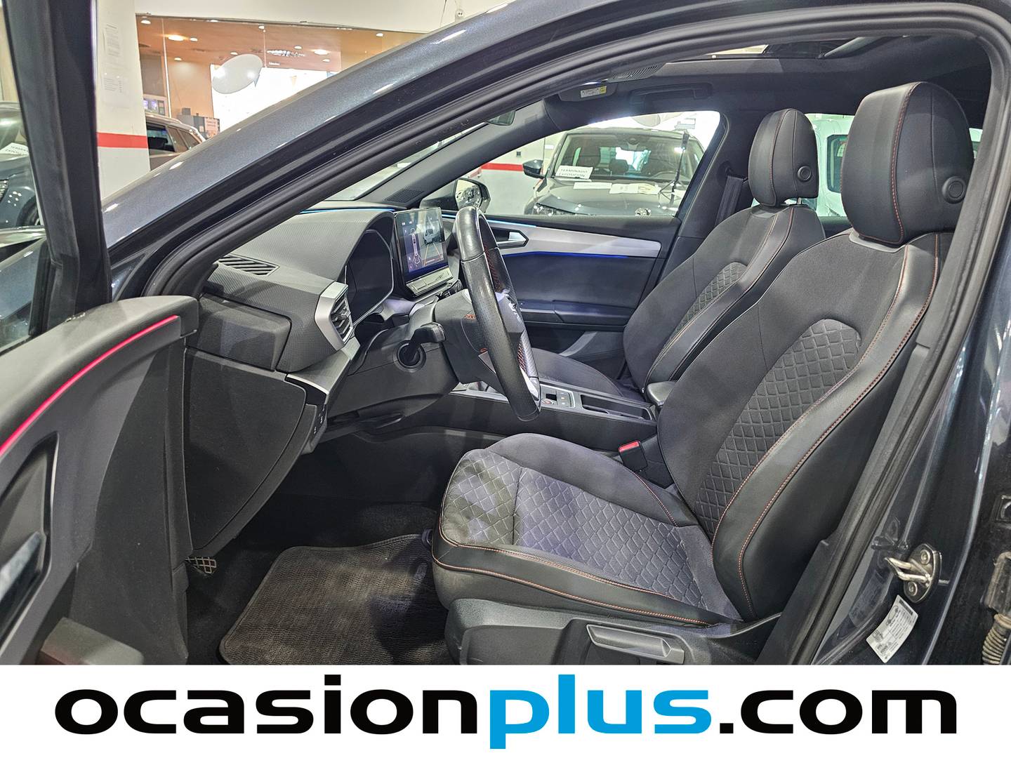 Foto asientos delanteros Seat León Seat León 1.5 TSI S&S FR Go L (150 CV)