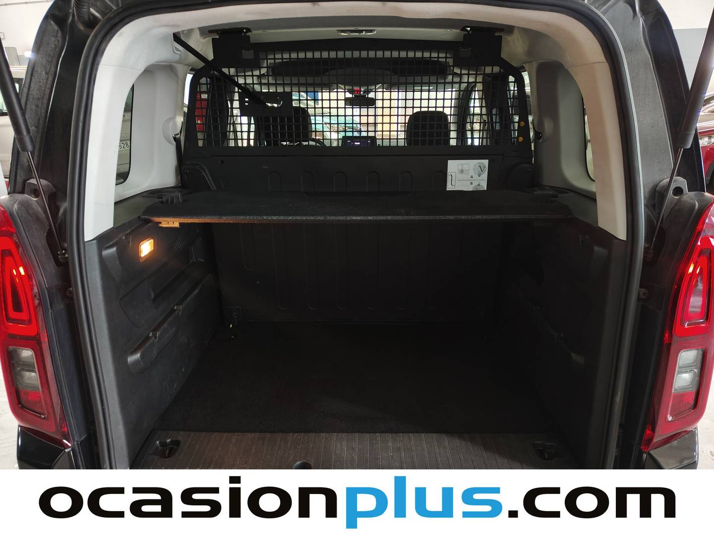 Fotos maletero Opel Combo Life Opel Combo Life 1.5 TD Business Elegance Plus L1 AT (130 CV)