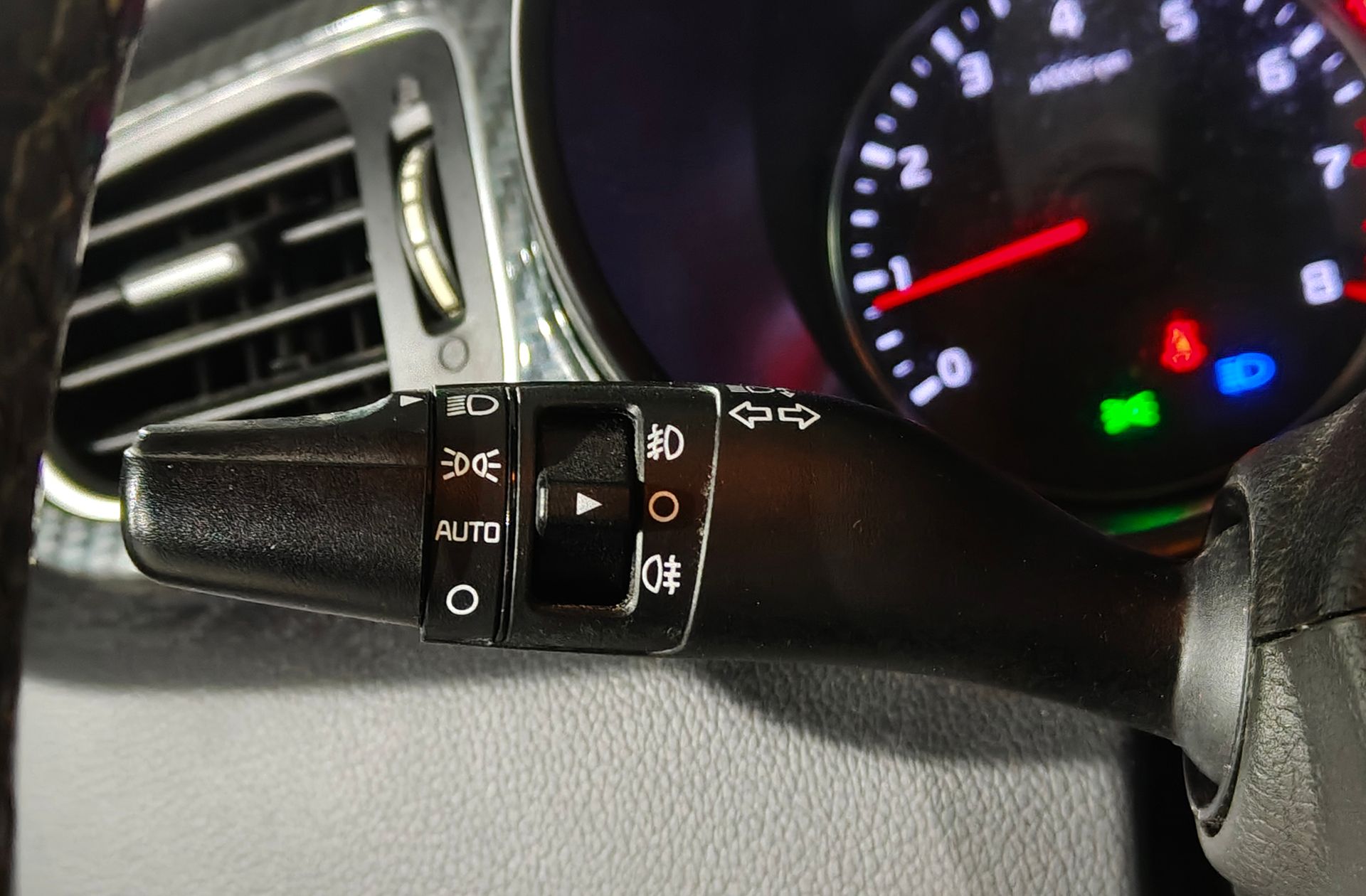 Kia Carens 1.6 GDi Drive 7 plazas - foto 23