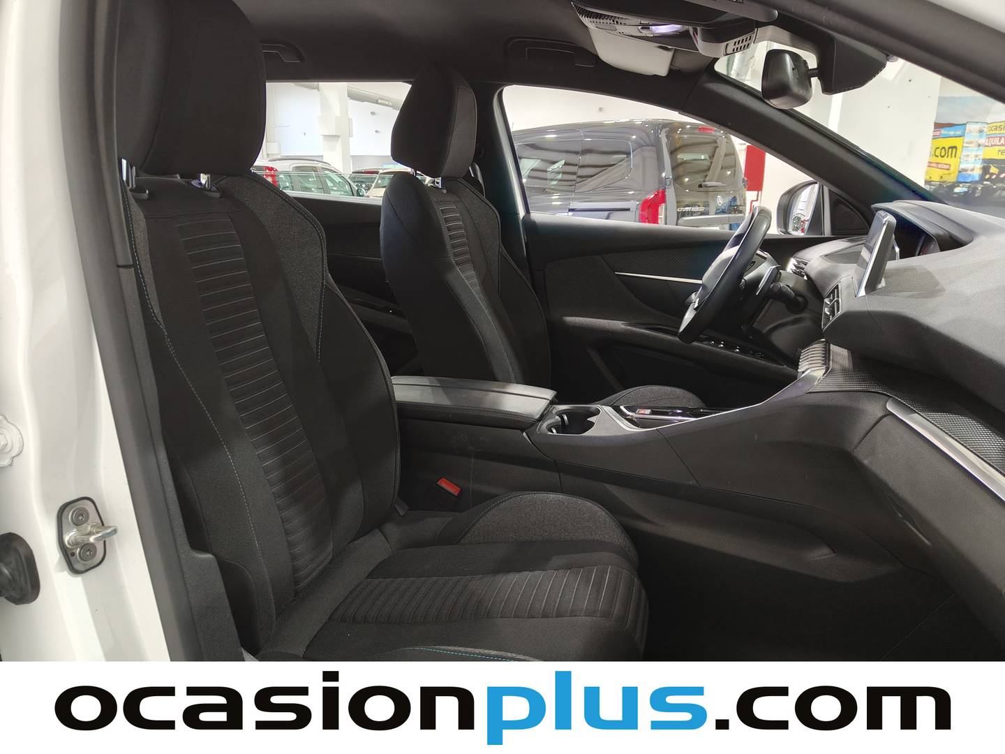 Peugeot 5008 Hybrid Peugeot 5008 Hybrid 1.2 Active Pack eDCS6 (136 CV) 7 Plazas automático