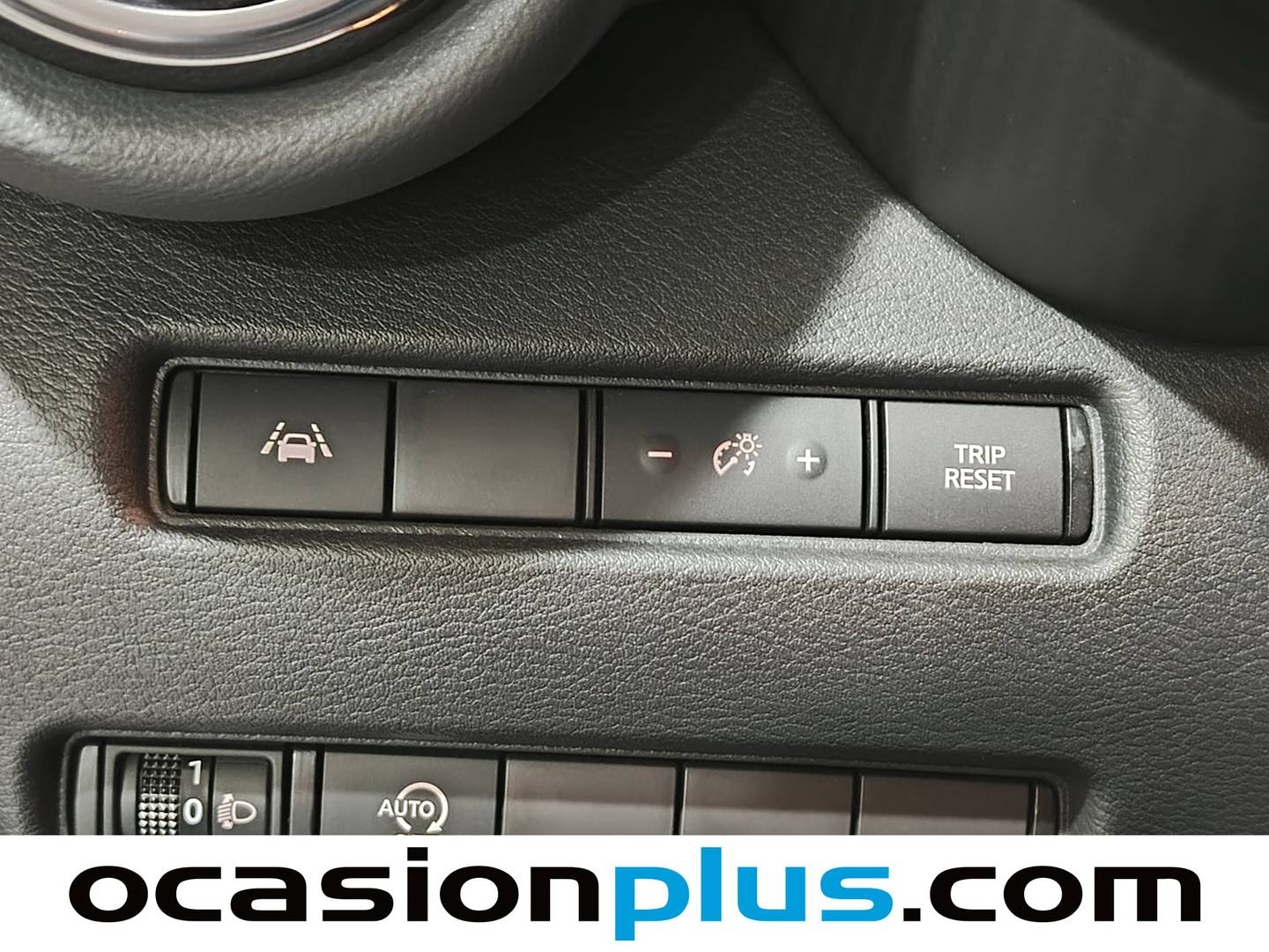Extras del Nissan JUKE Nissan Juke DIG-T N-Connecta 4x2 DCT (114 CV)