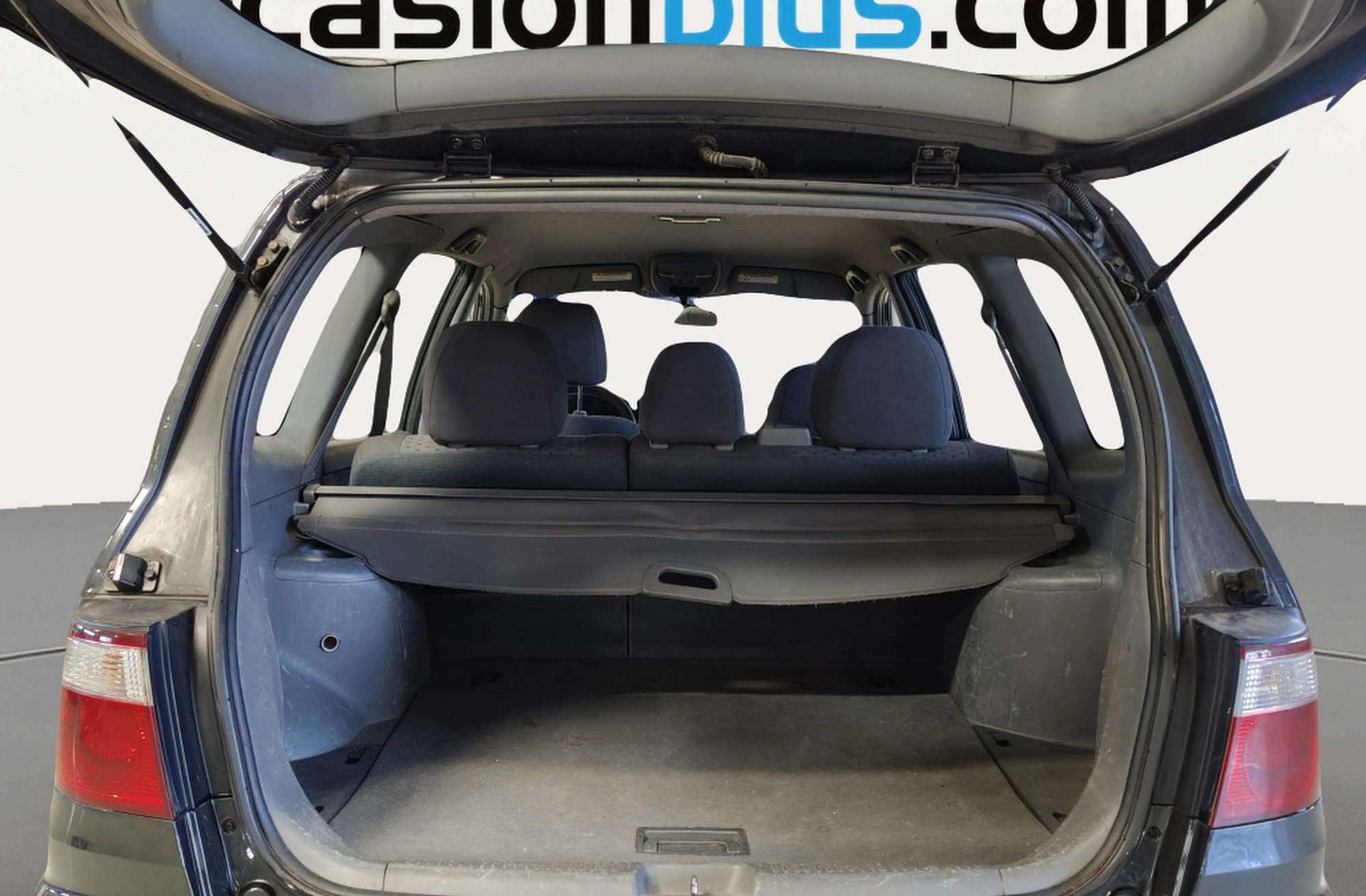 Kia Carens 2.0 CRDi EX - foto 12