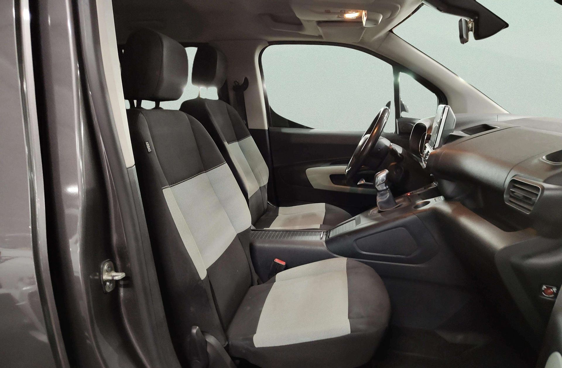 Citroën Berlingo BlueHDi 100 Talla M Shine - foto 17