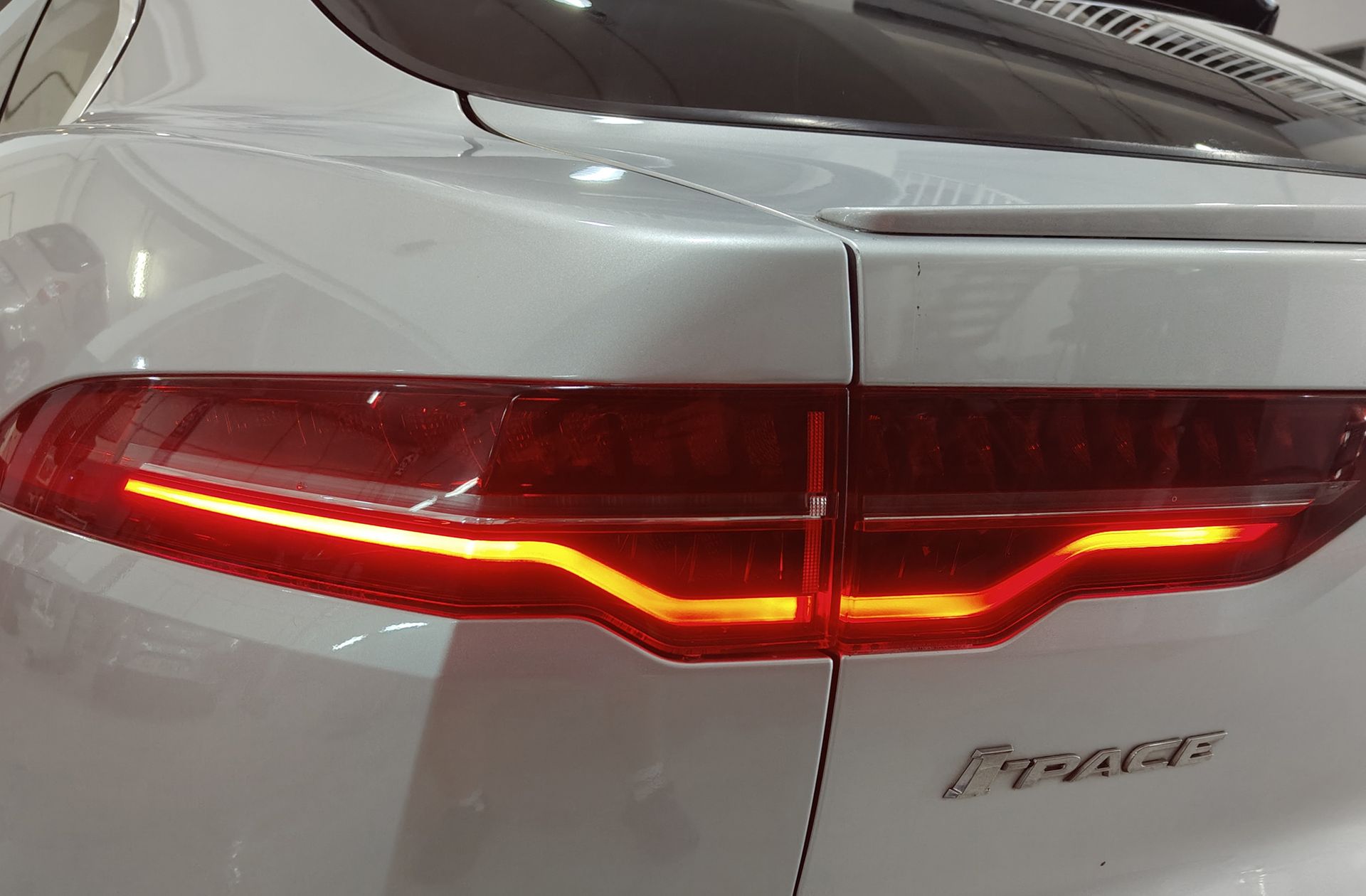 Jaguar I-Pace EV400 SE 4WD - foto 17