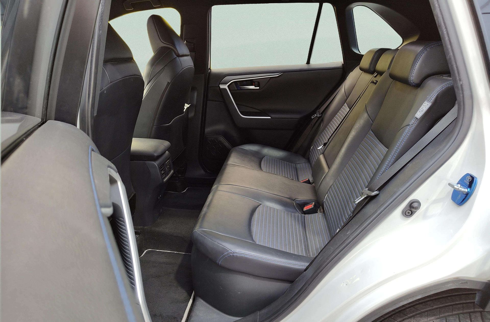 Toyota RAV4 2.5l hybrid Feel! - foto 14