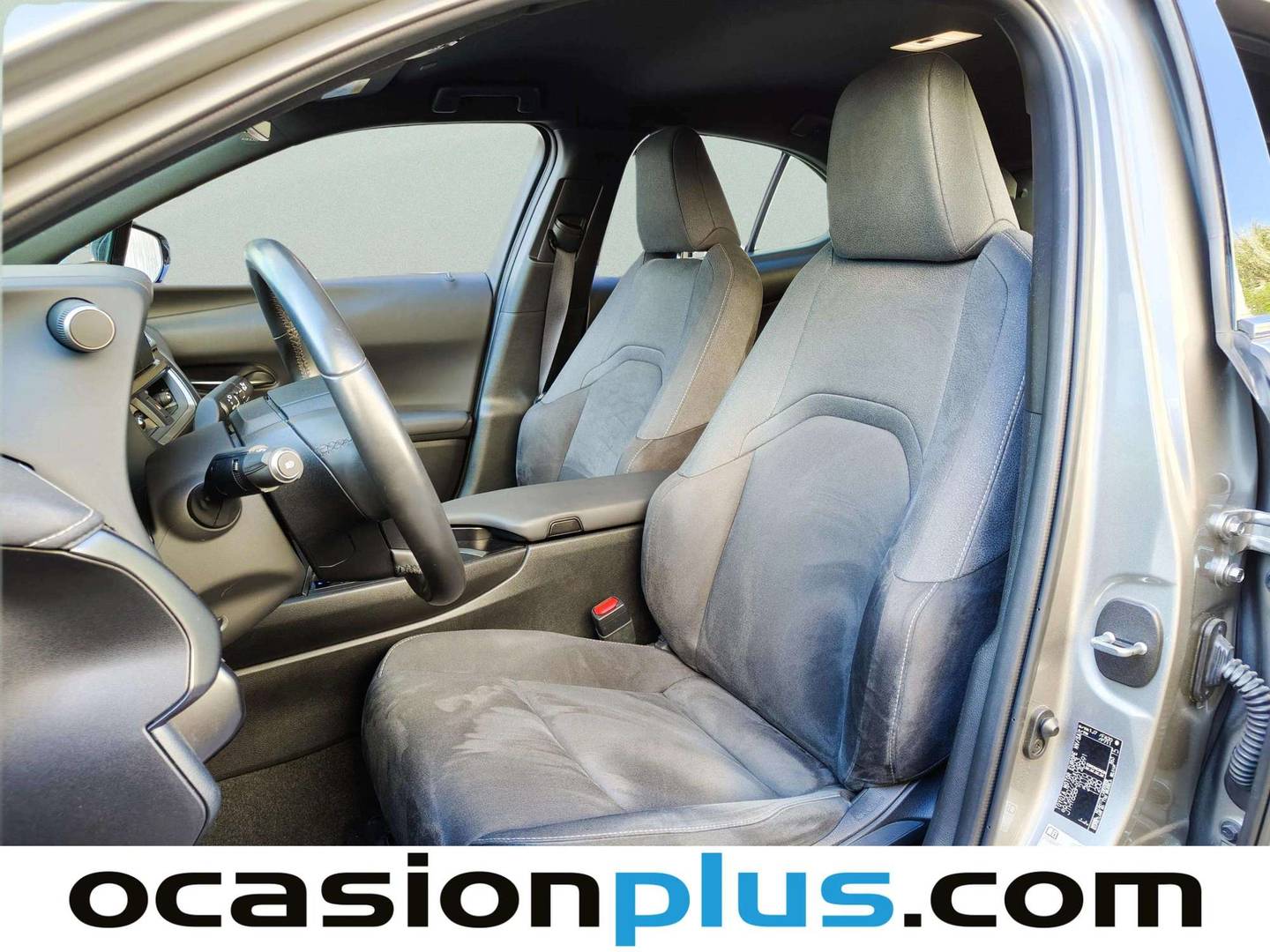 Foto asientos delanteros Lexus UX Lexus UX 250h Business 2WD (184 CV)