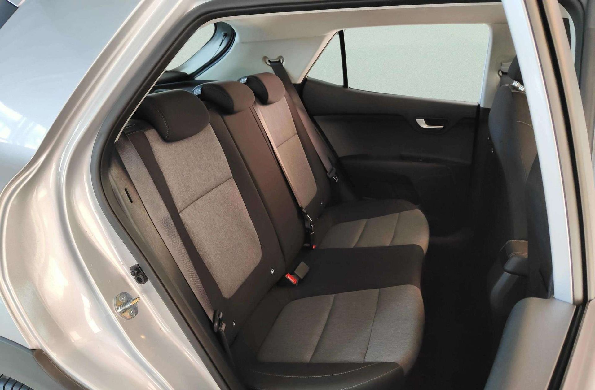 Kia Stonic 1.0 T-GDi MHEV Concept - foto 17