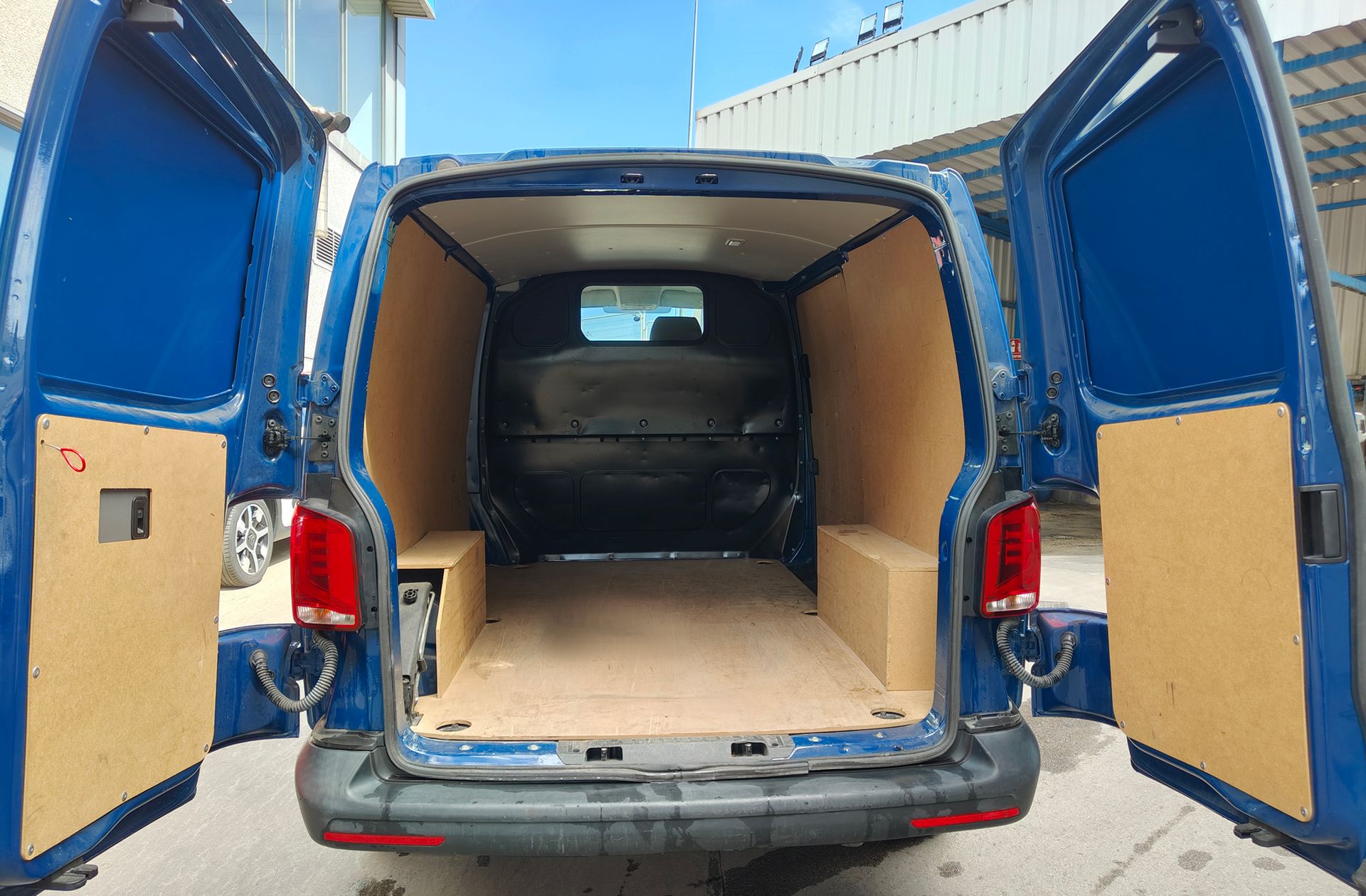 Volkswagen Transporter Furgon Batalla Corta TN 2.0 TDI - foto 13