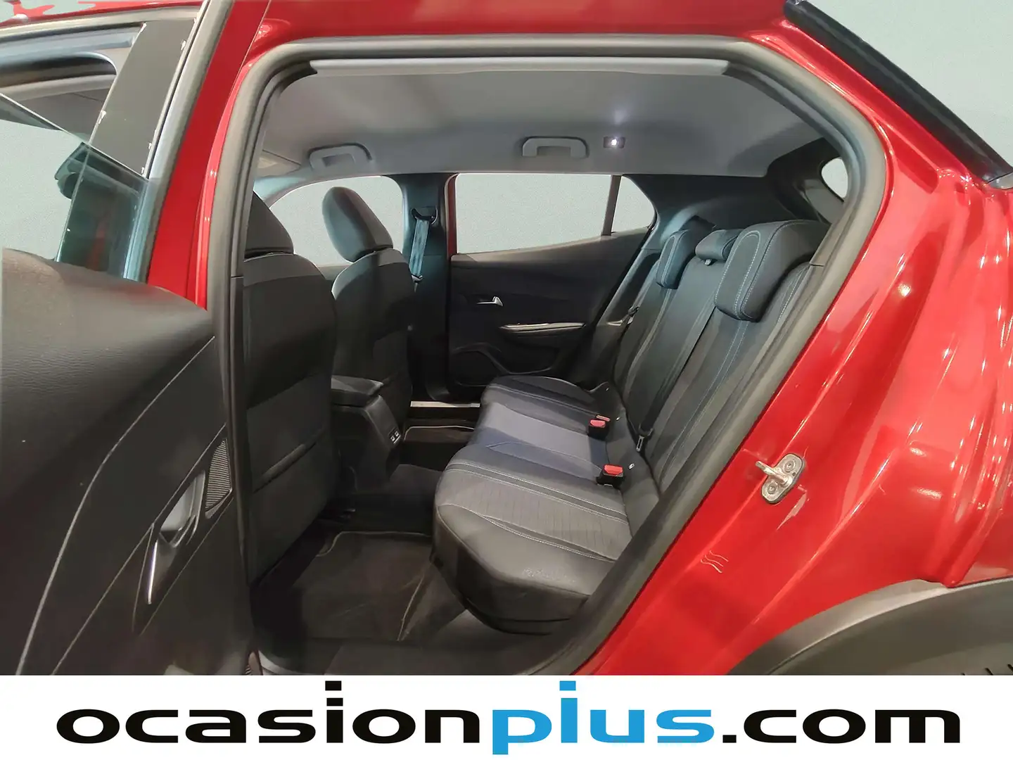 Foto Peugeot 2008 Peugeot 2008 PureTech 130 S&S Allure Pack EAT8 (130 CV)