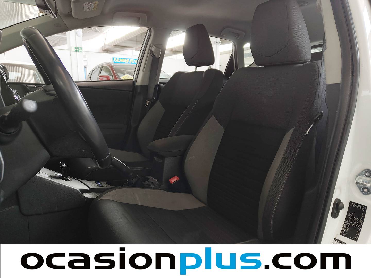 Foto asientos delanteros Toyota Auris Toyota Auris Hybrid Active(136 CV)