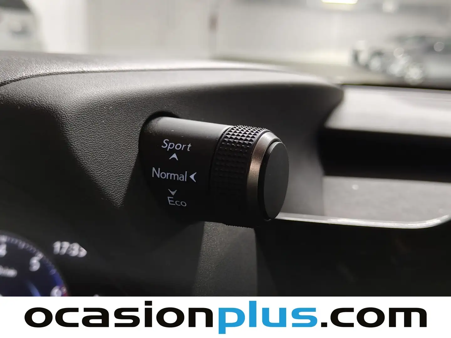 Foto Lexus UX Lexus UX 250h Business 2WD (184 CV)