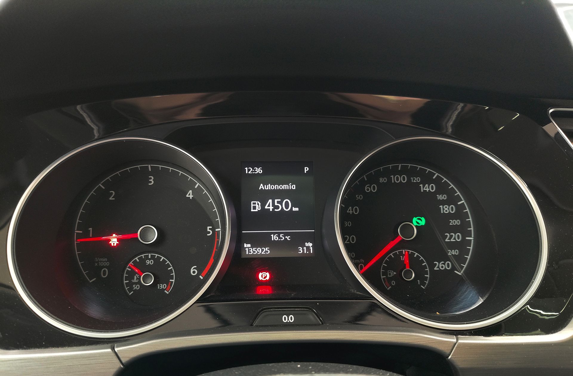 Volkswagen Touran Advance 2.0 TDI DSG - foto 27