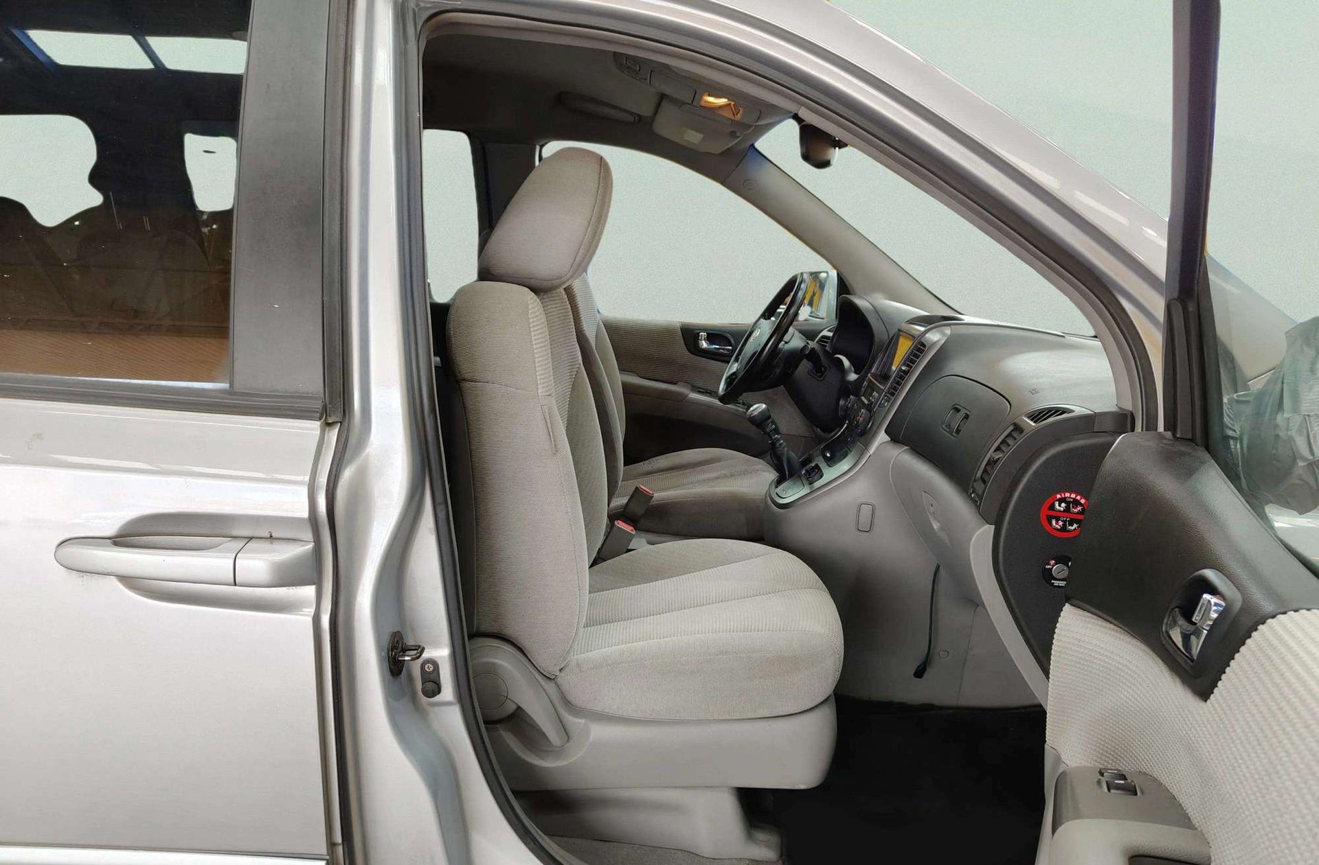 Kia Carnival 2.9 CRDi VGT EX - foto 14