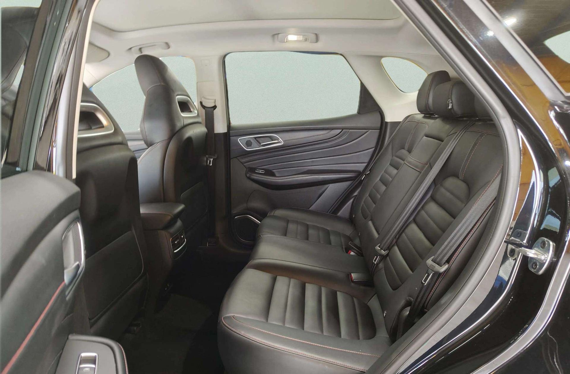 MG HS 1.5 Turbo GDI Luxury - foto 16