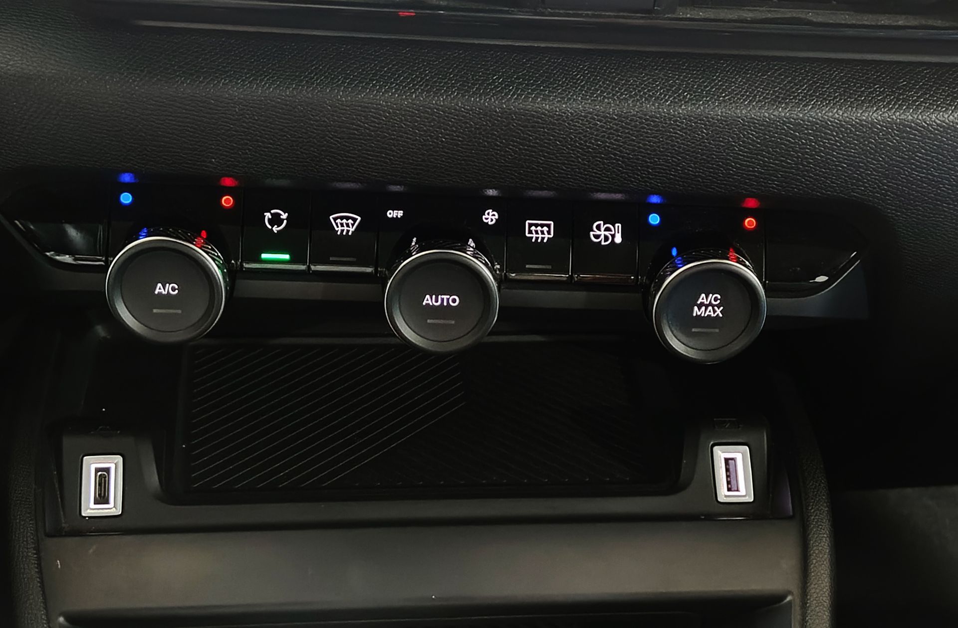 Citroën C4 PureTech 130 Plus EAT8 - foto 31