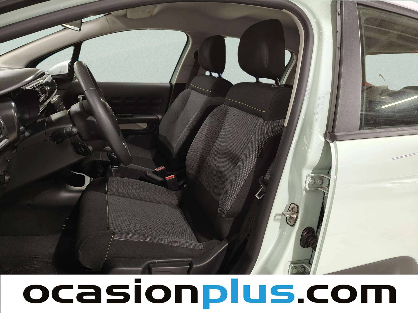 Foto asientos delanteros Citroën C3 Citroën C3 PureTech 82 Feel (83 CV)