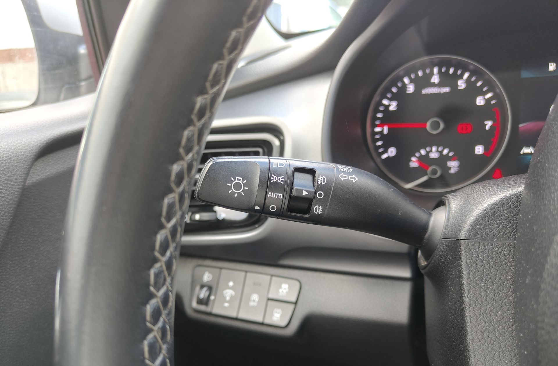 Kia Stonic 1.0 T-GDi MHEV Drive - foto 24