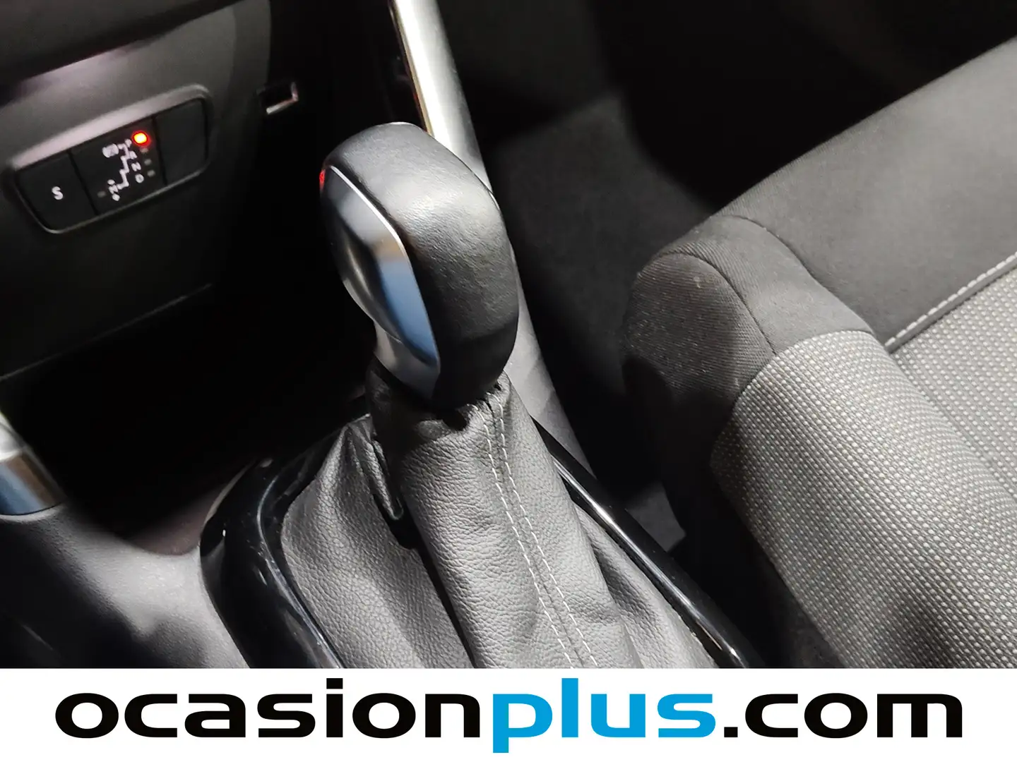 Foto Citroën C3 Aircross Citroen C3 Aircross PureTech 130 Shine Pack EAT6 (131 CV)