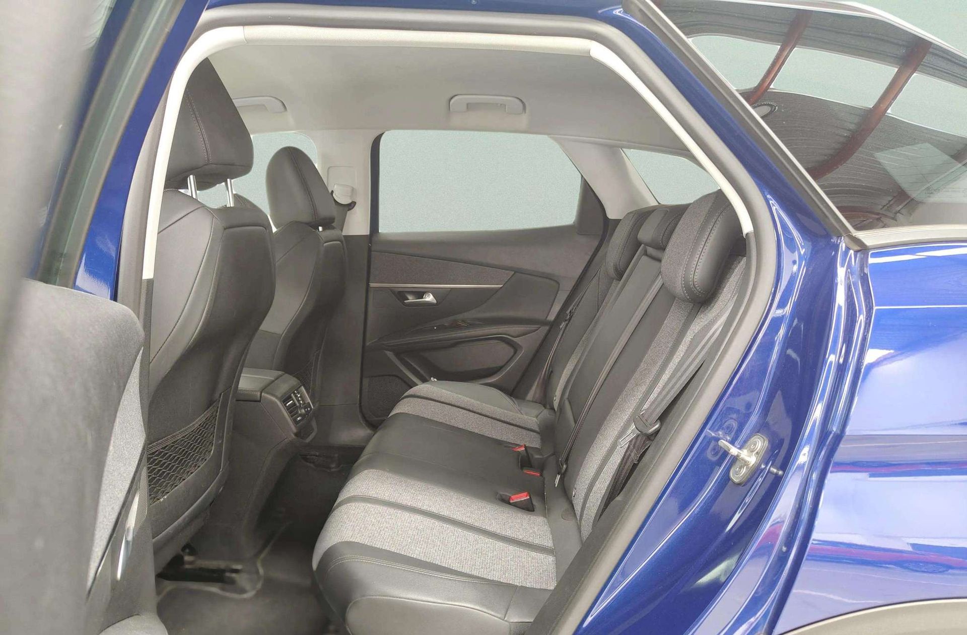 Peugeot 3008 PureTech 130 Allure EAT8 - foto 11