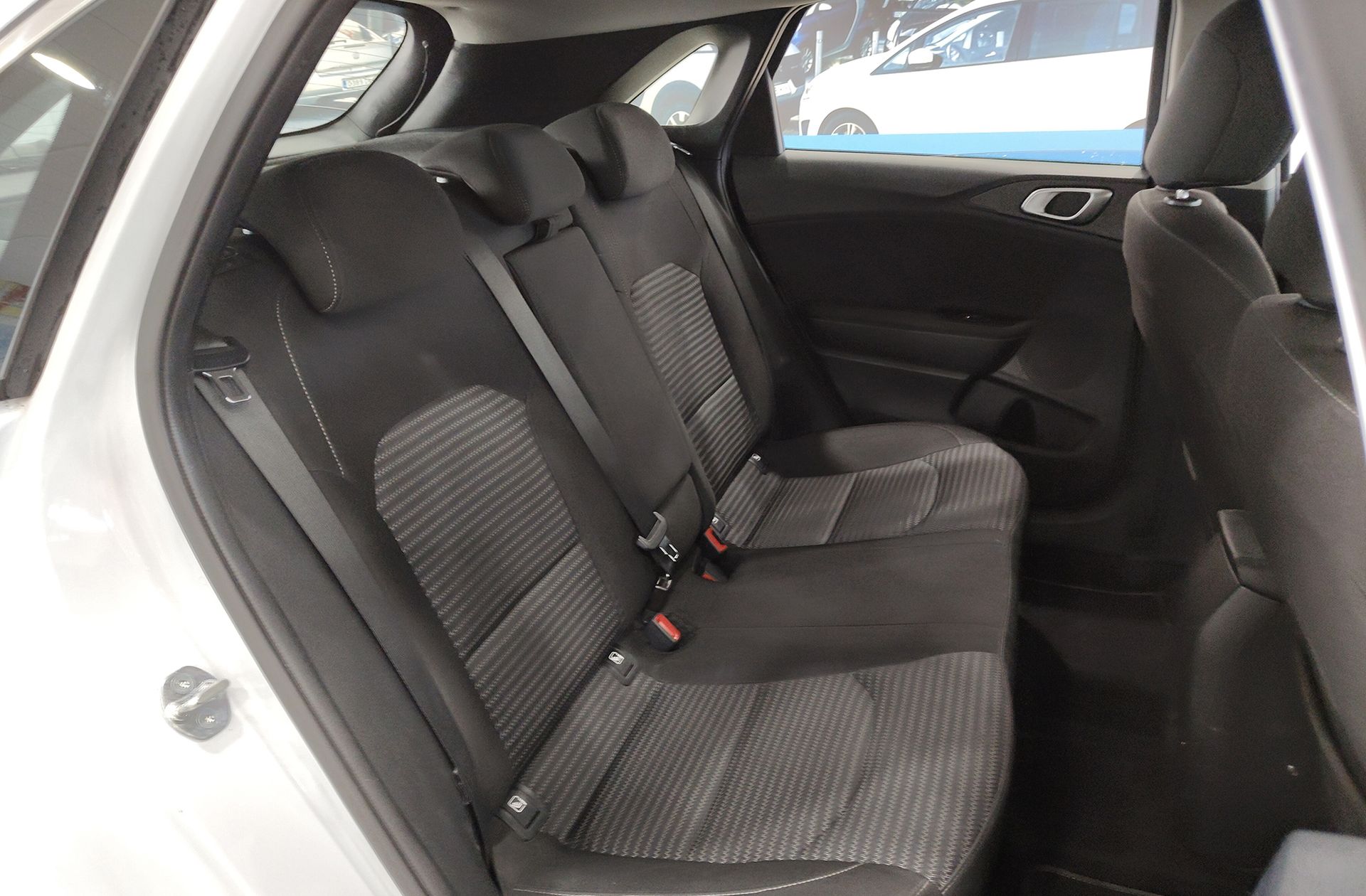 Kia Ceed 1.6 MHEV iMT Drive - foto 16