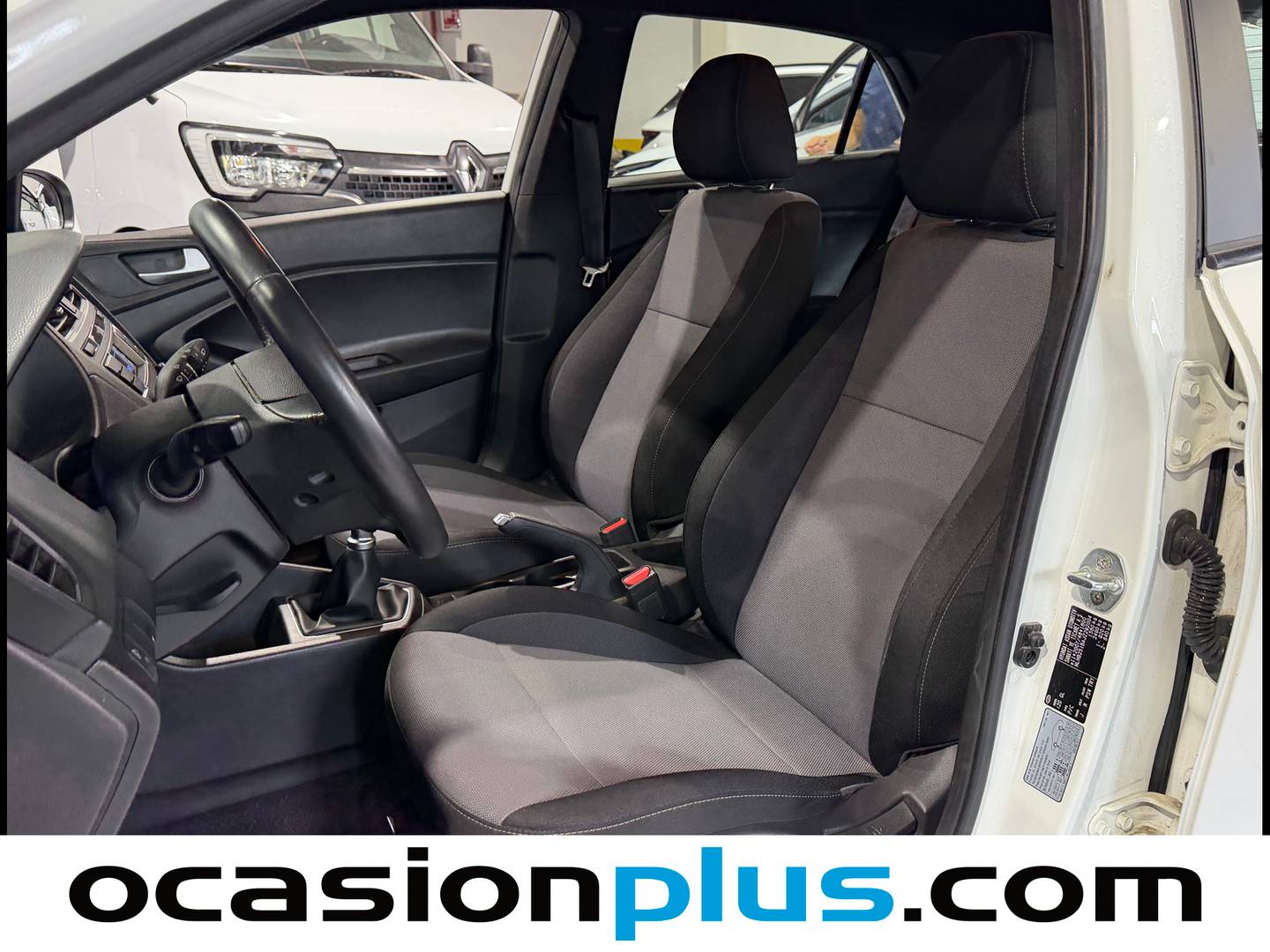 Foto asientos delanteros Hyundai i20 Hyundai i20 1.2 MPI Fresh (84 CV)