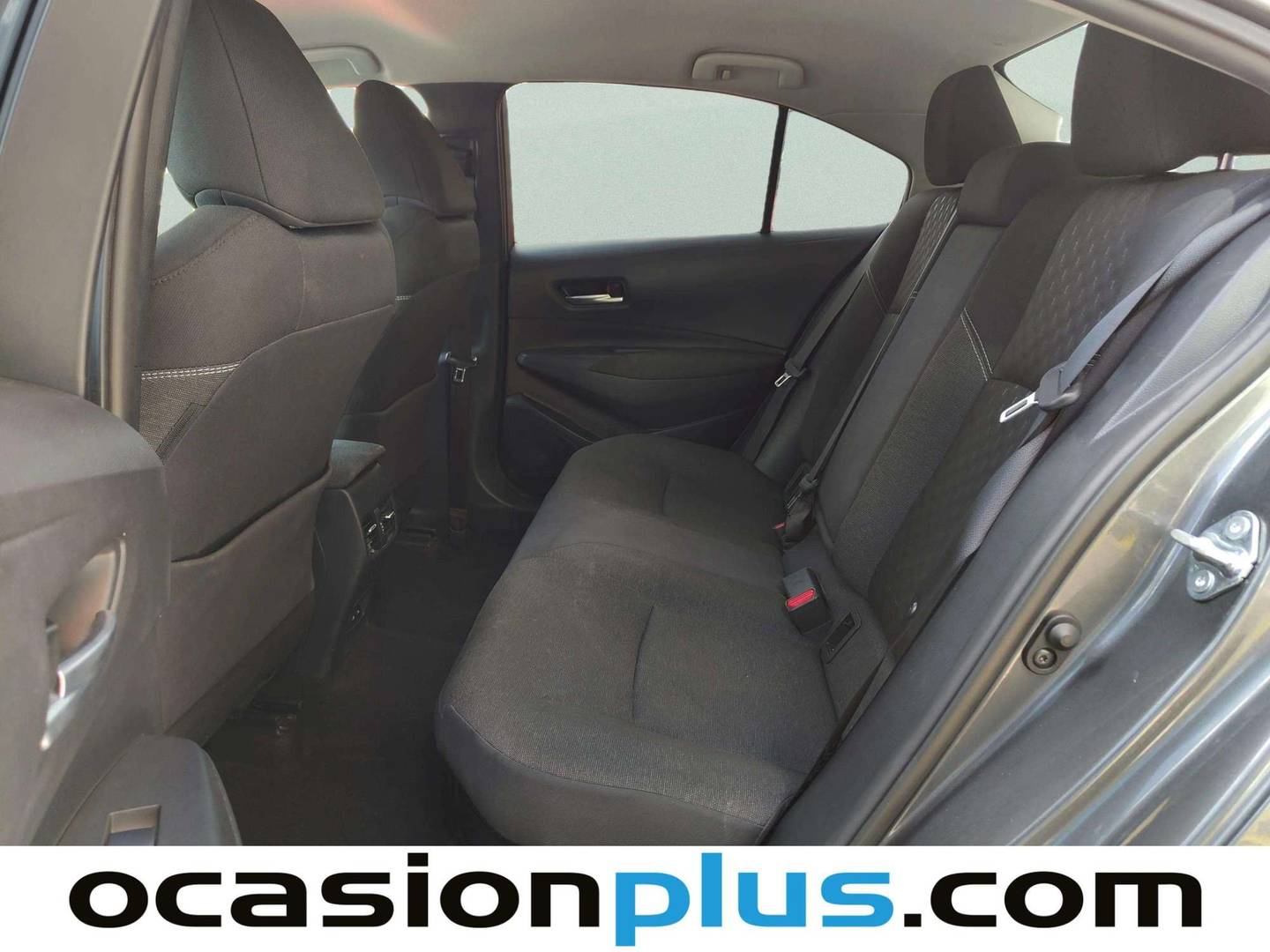 Foto asientos traseros Toyota Corolla Toyota Corolla 140H Style (140 CV)