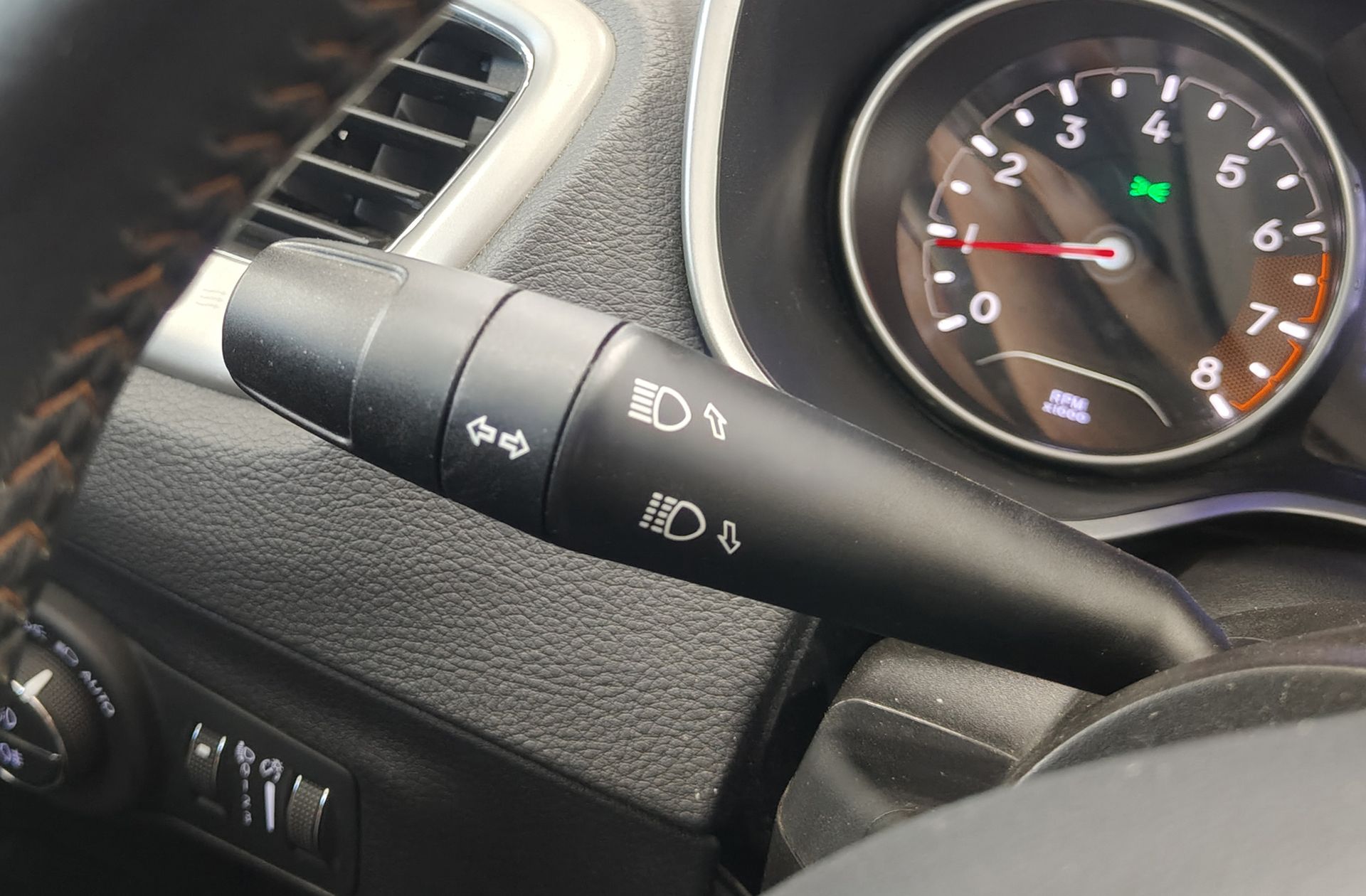 Jeep Compass 1.4 MultiAir Longitude 4x2 - foto 21
