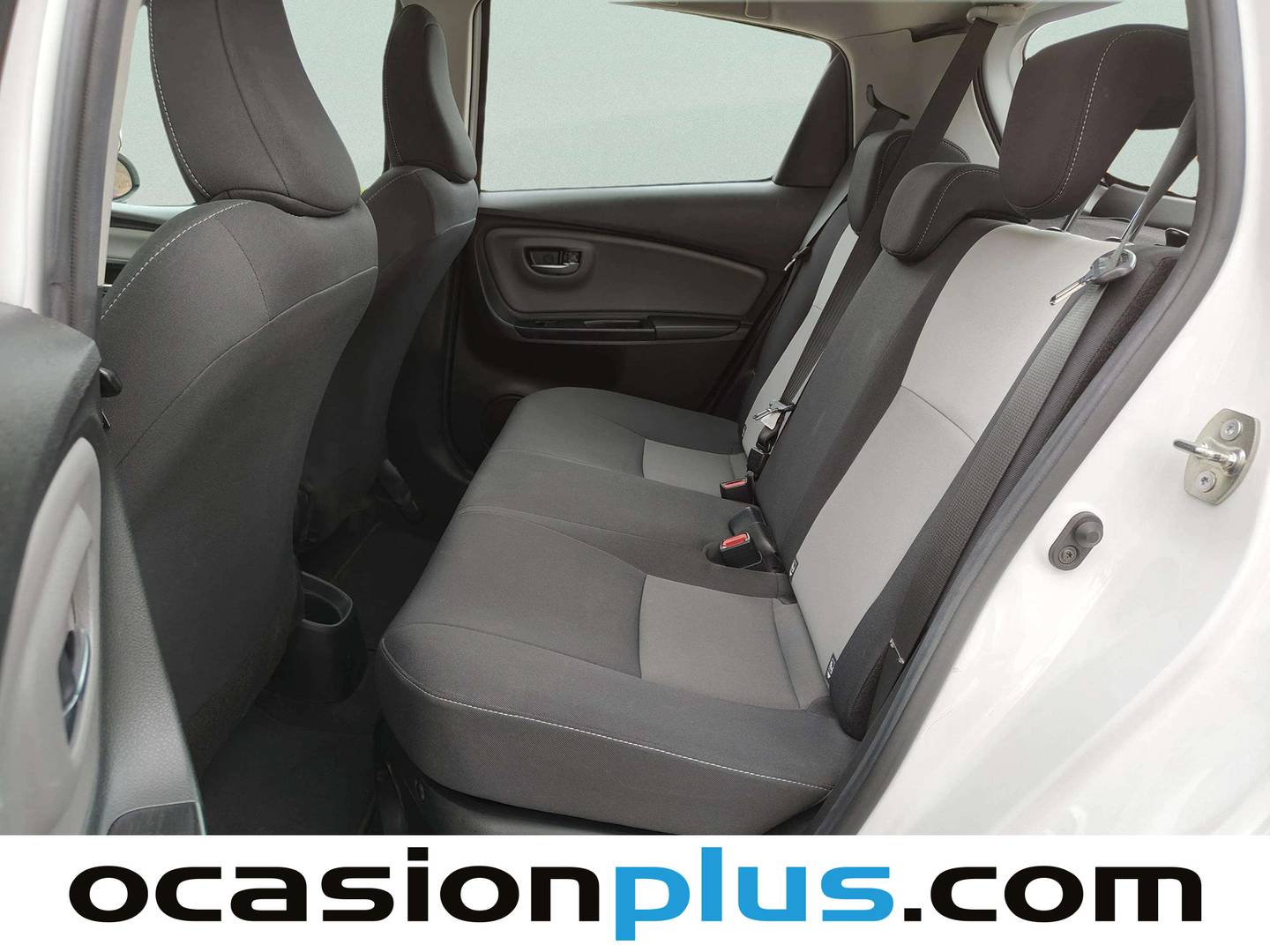 Foto asientos traseros Toyota Yaris Toyota Yaris 1.5 100H Active Tech (100 CV)
