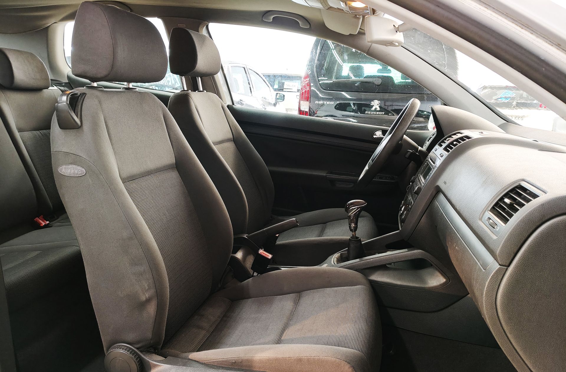 Volkswagen Golf Trendline 1.9 TDI - foto 15