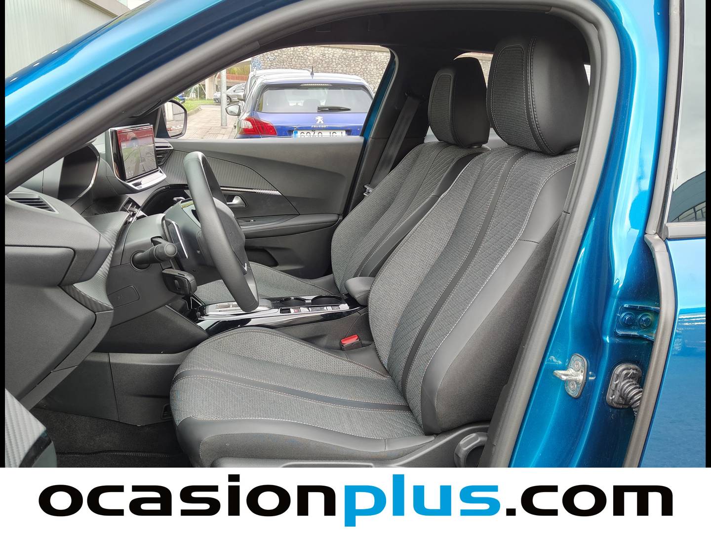 Foto Peugeot 2008 Peugeot 2008 Allure Hybrid eDCS6 (136 CV)