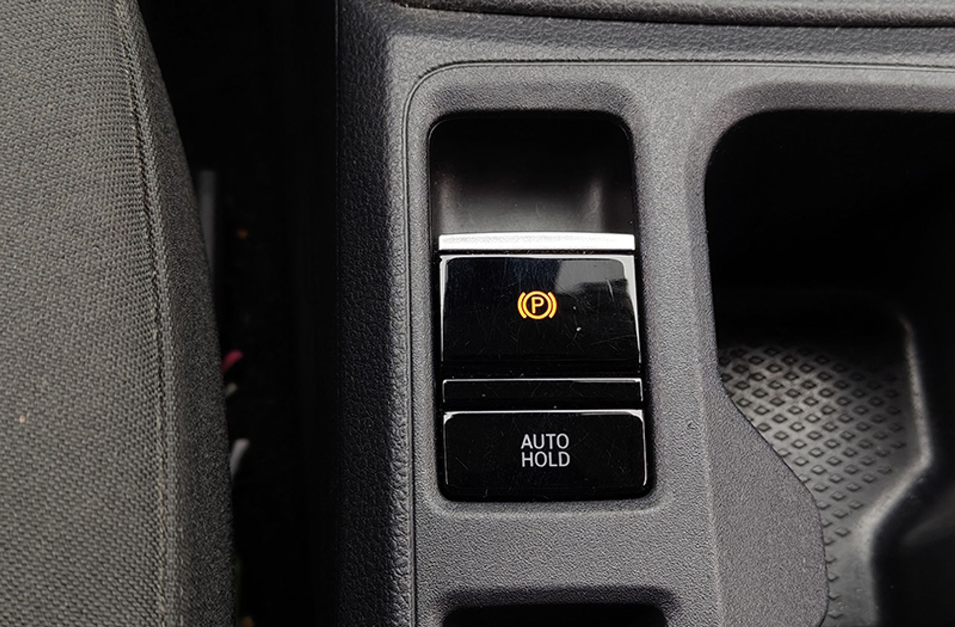 Ford Grand Tourneo Connect 2.0 EcoBlue Titanium - foto 30