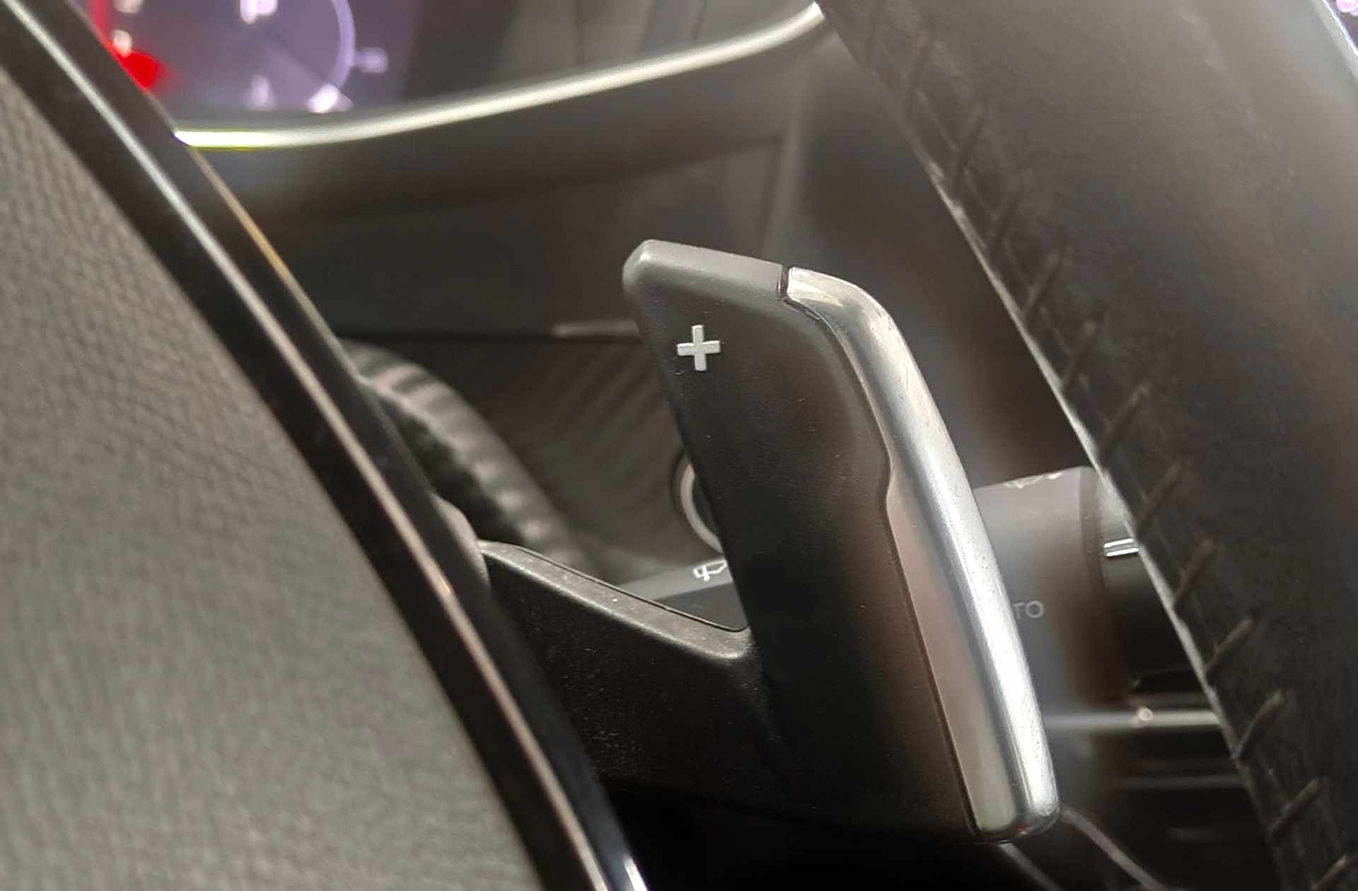 Peugeot 208 PureTech 100 Allure EAT8 - foto 30