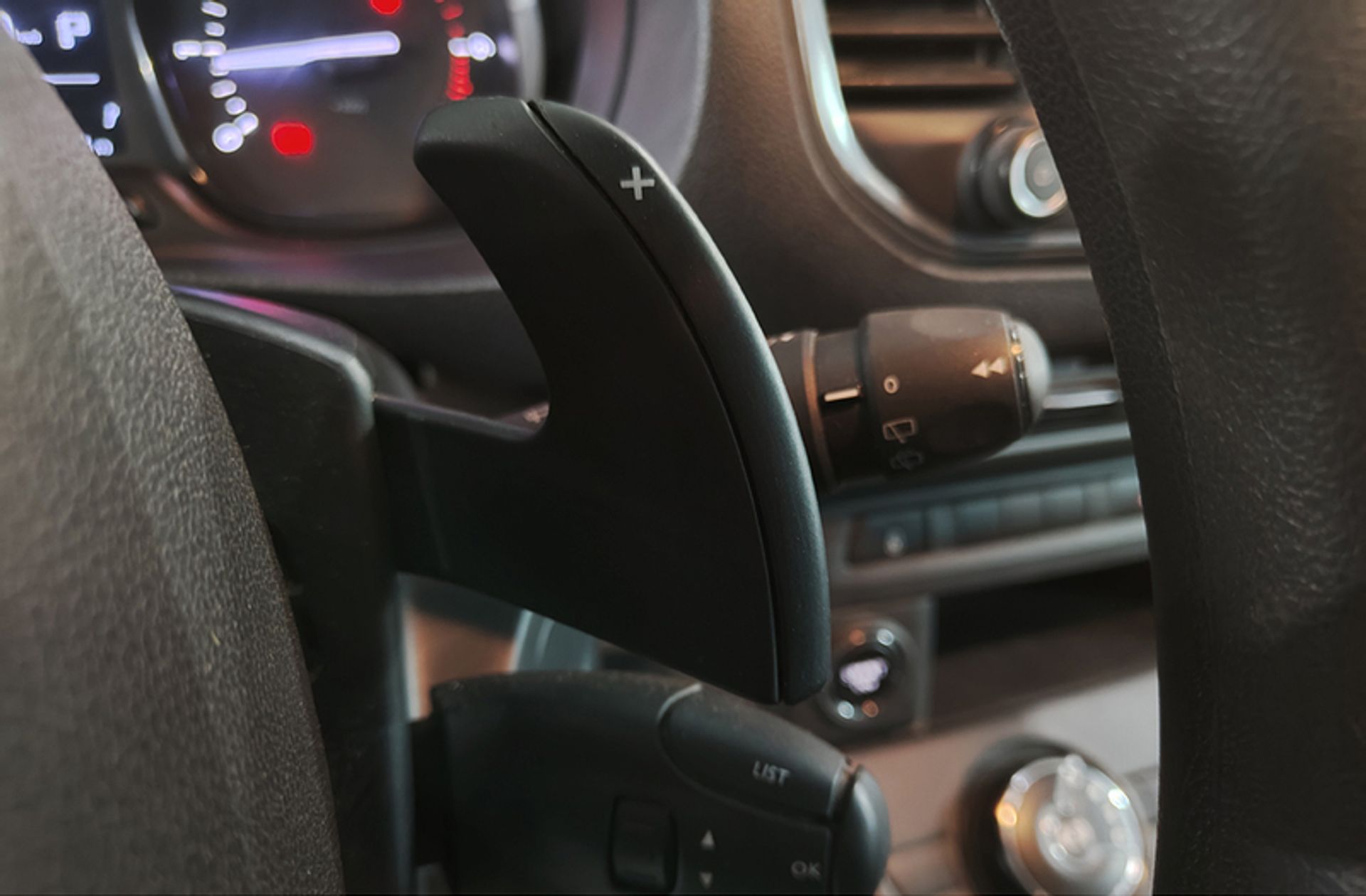 Citroën SpaceTourer BlueHDi 180 Feel Talla M EAT6 8 plazas - foto 23