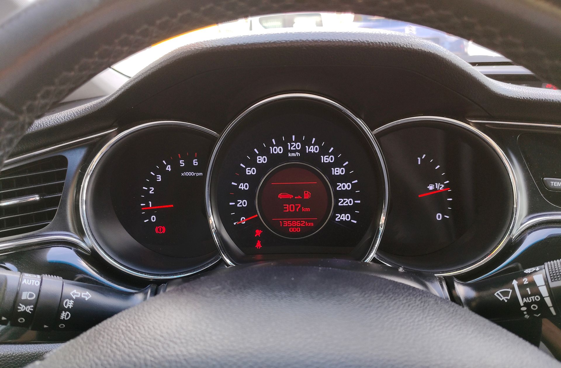 Kia Ceed 1.6 CRDi VGT Eco-Dynamics Uefa Euro2016 - foto 21