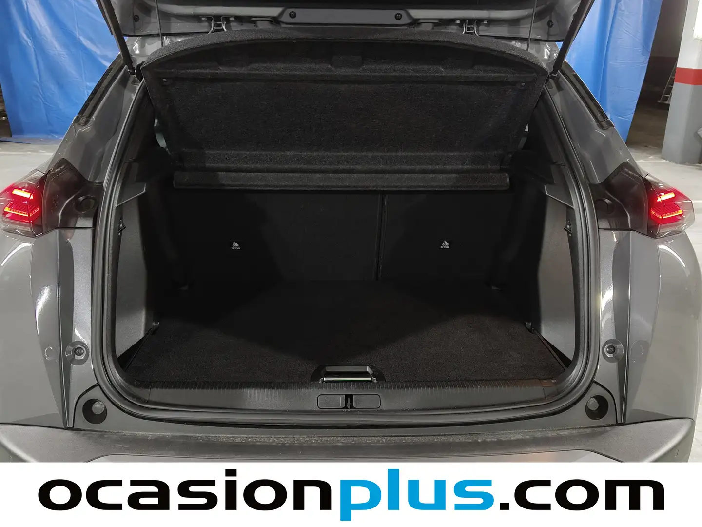 Foto Peugeot 2008 Peugeot 2008 Allure Hybrid eDCS6 (136 CV)