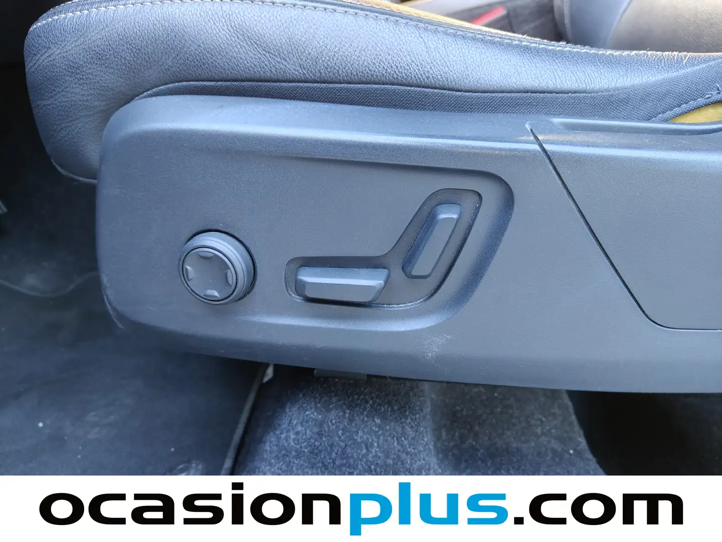 Foto Volvo XC40 Volvo XC40 D4 Momentum AWD Auto (190 CV)