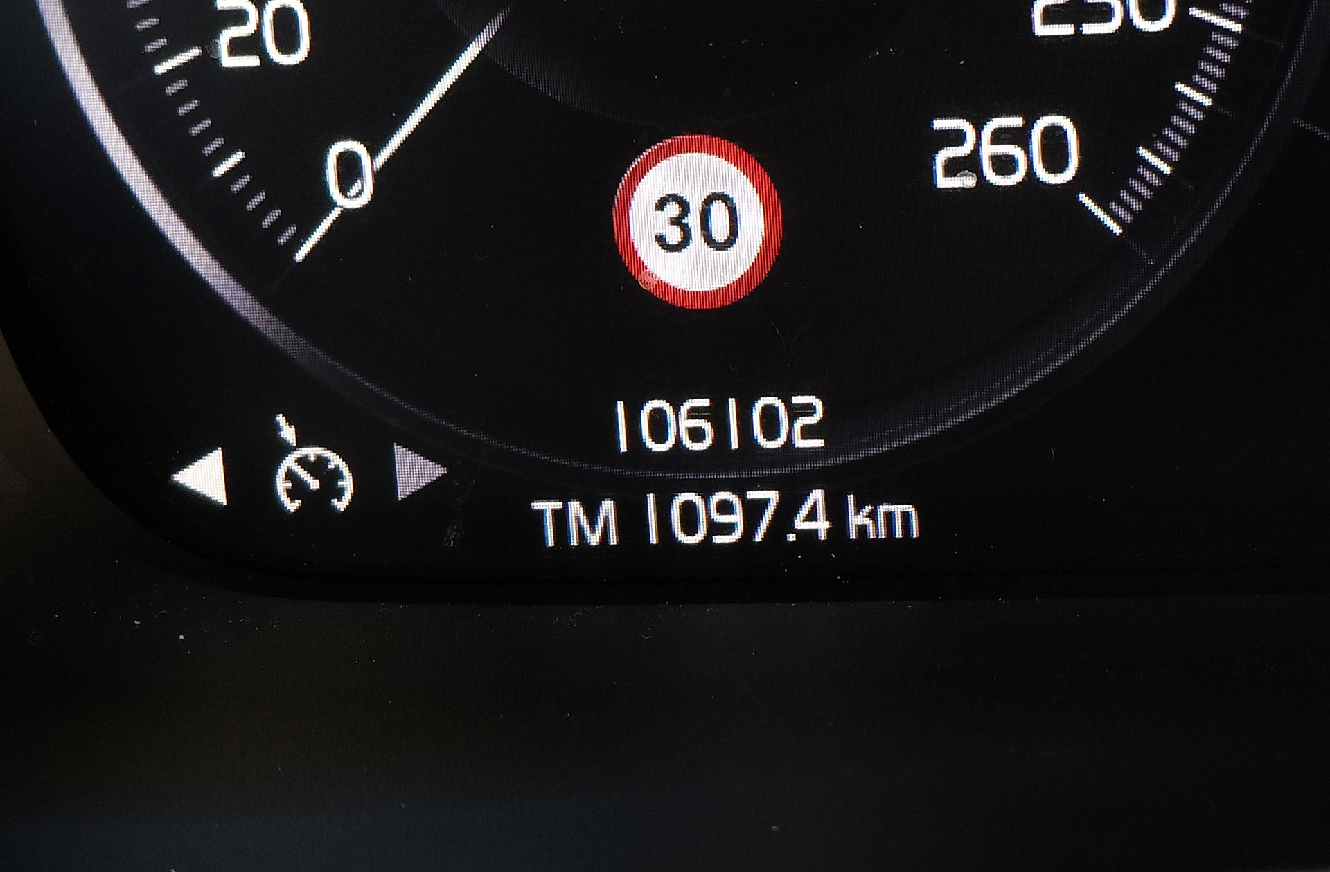Volvo XC40 T3 Momentum Pro - foto 11