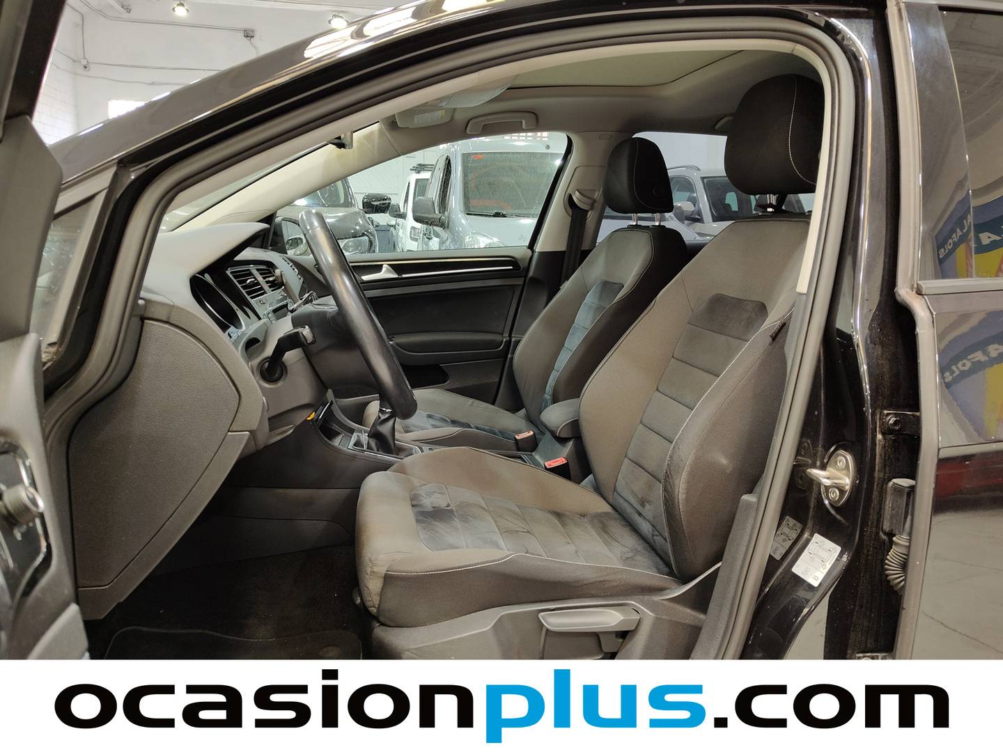 Foto asientos delanteros Volkswagen Golf Volkswagen Golf Sport 1.6 TDI (105 CV)