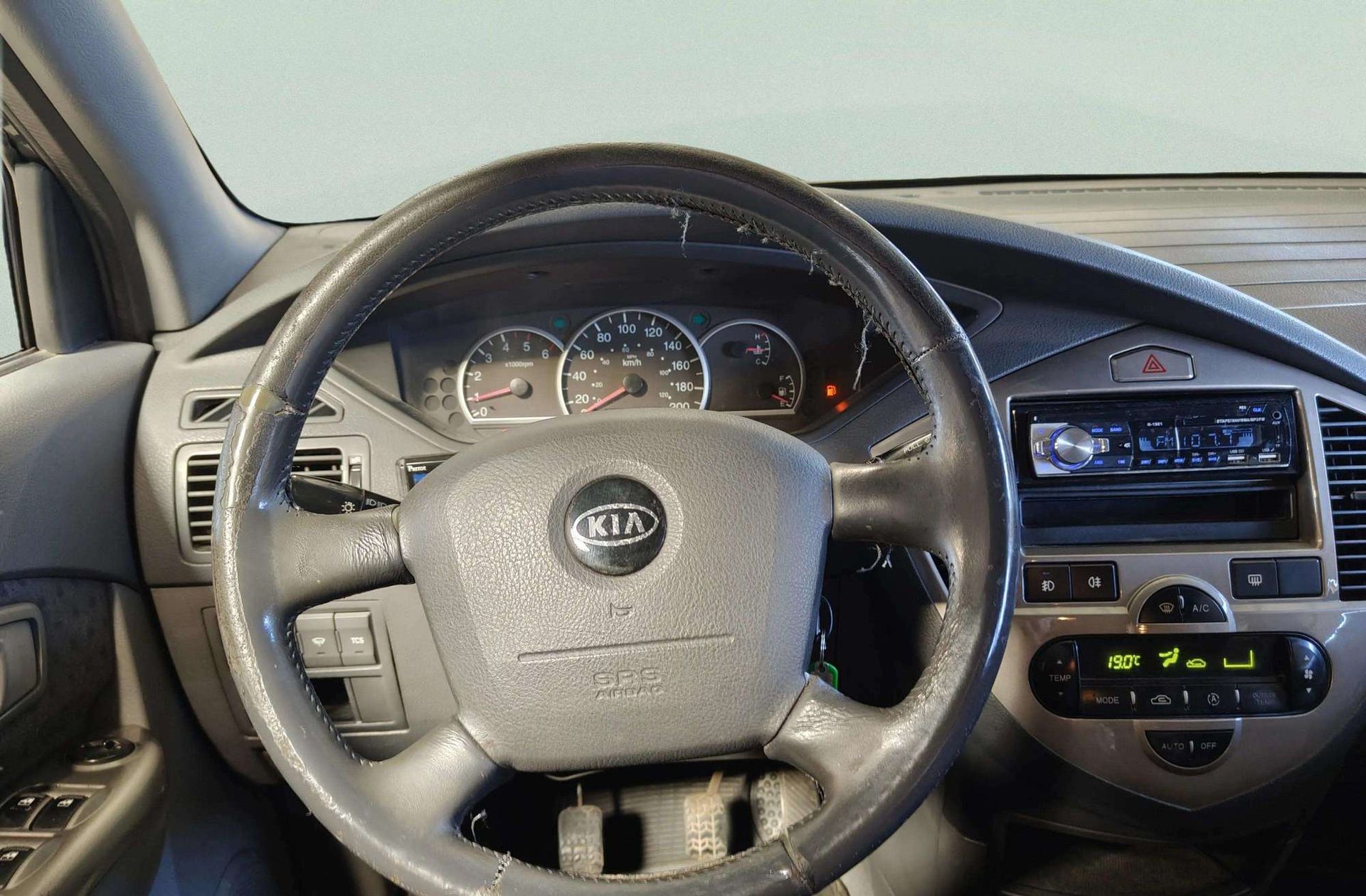 Kia Carens 2.0 CRDi EX - foto 17