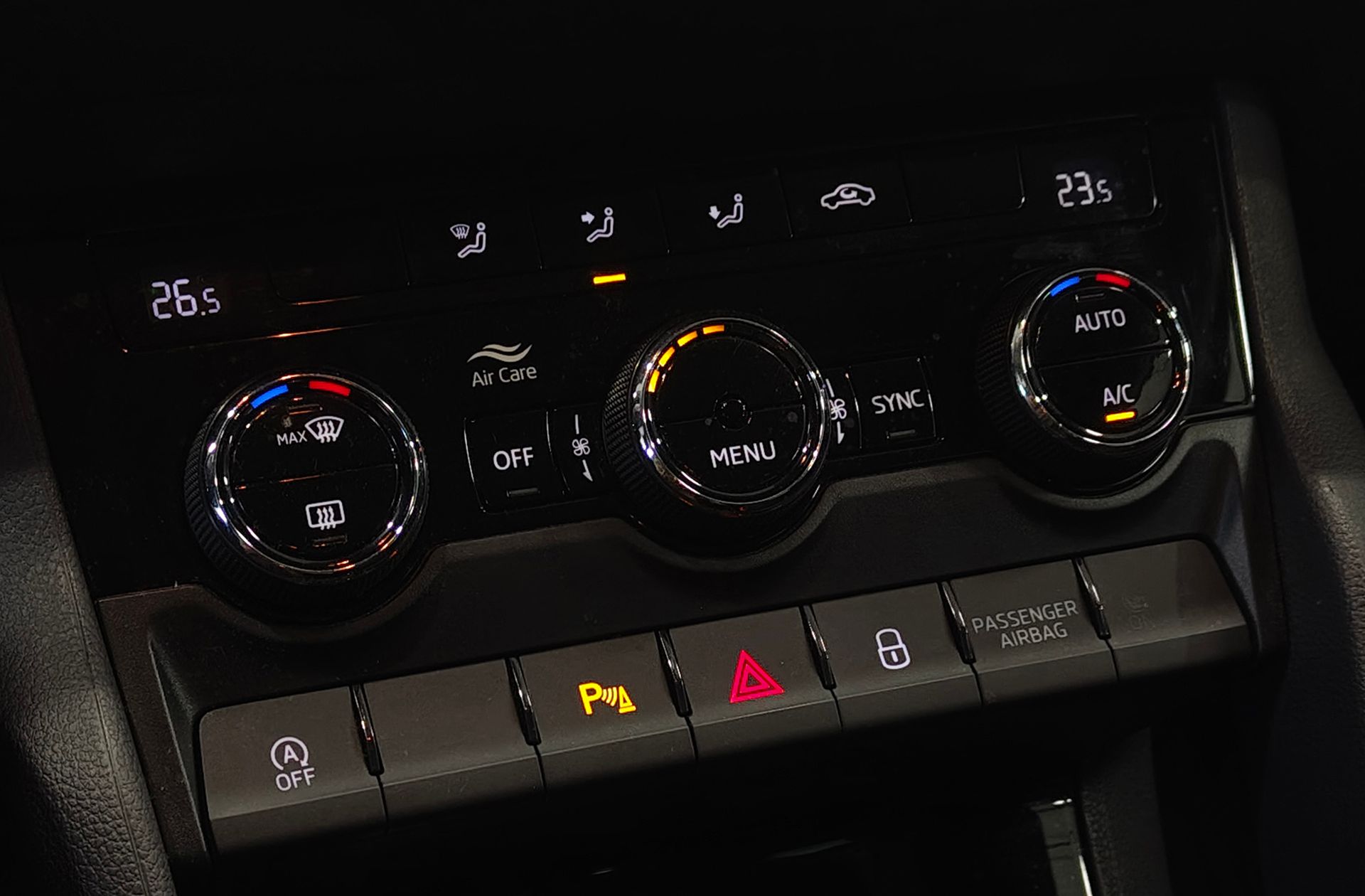 Škoda Karoq 1.0 TSI Selection - foto 30
