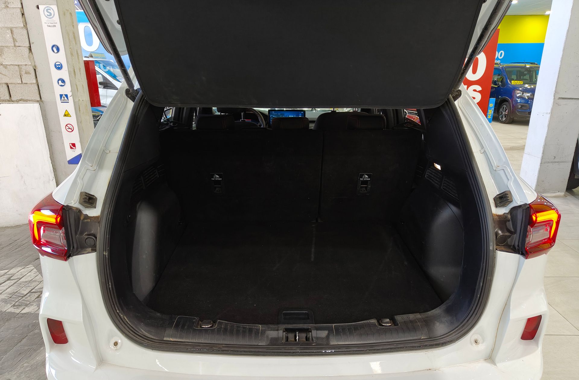 Ford Kuga 1.5T EcoBoost ST-Line 4x2 - foto 18