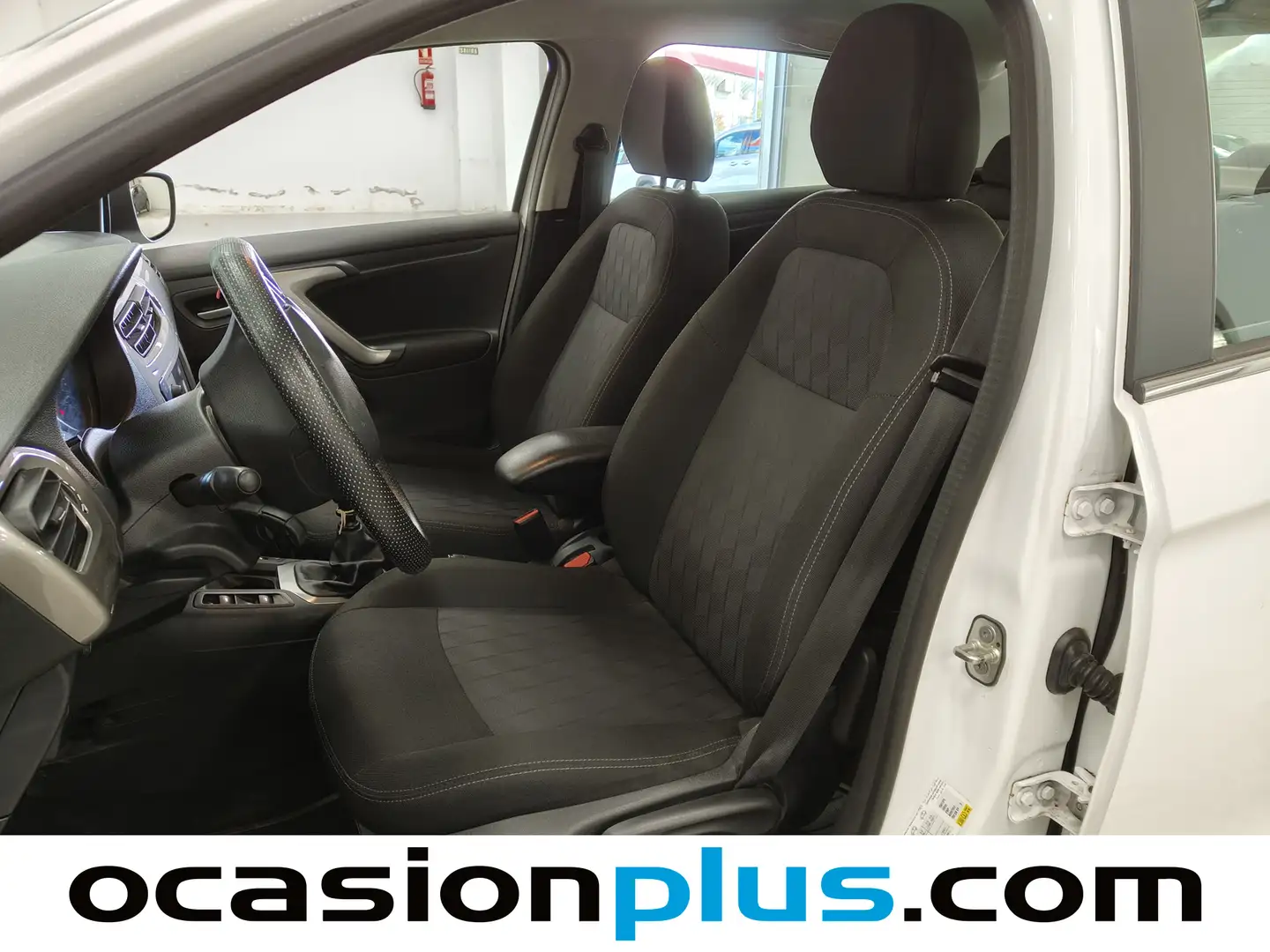 Foto Citroën C-Elysée Citroen C-Elysee BlueHDi 100 Shine (102 CV)